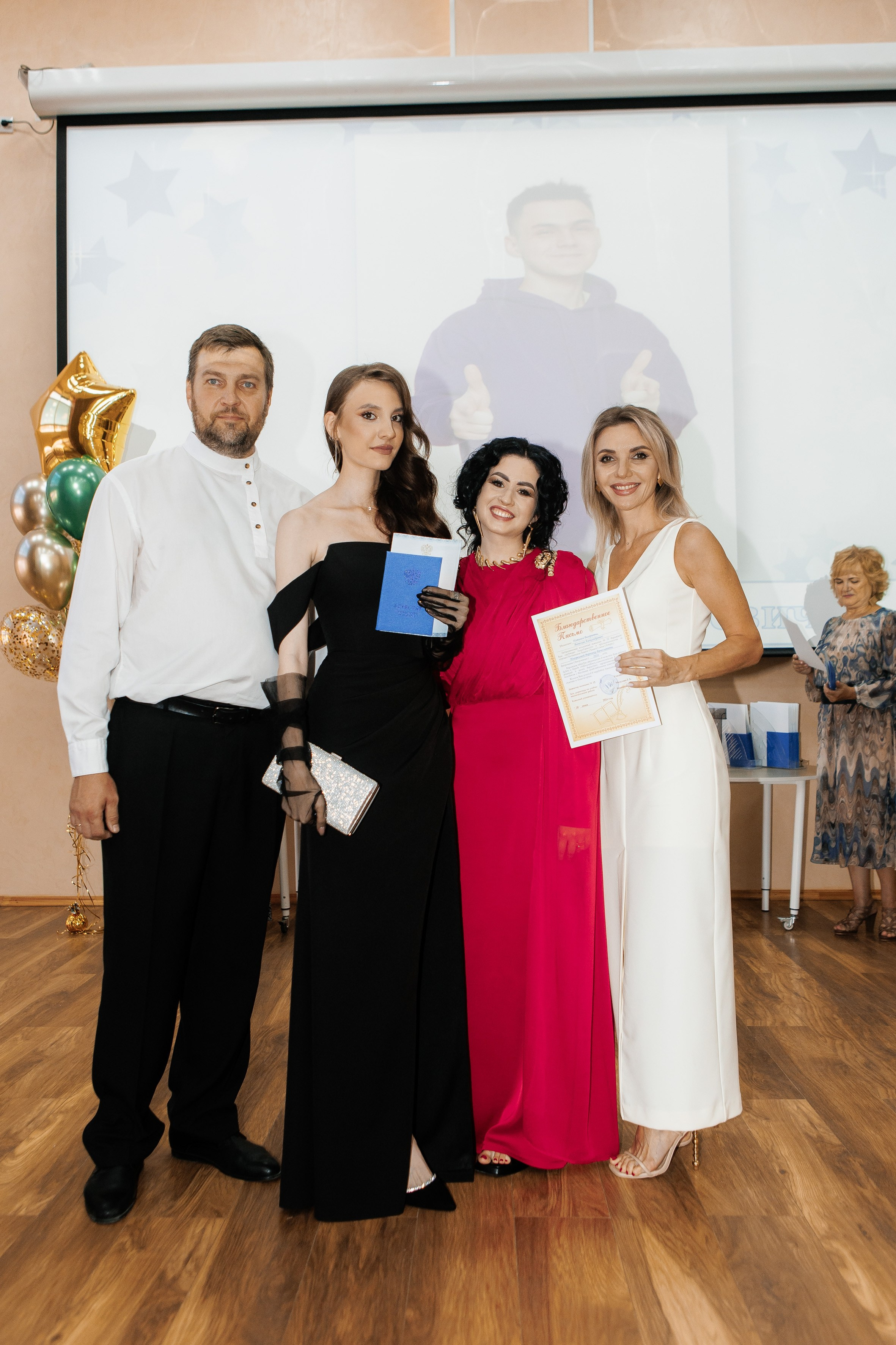 Выпускной Гимназия 12 2024 г. Свадебный и портретный Фотограф в Липецке Дмитрий Котюков