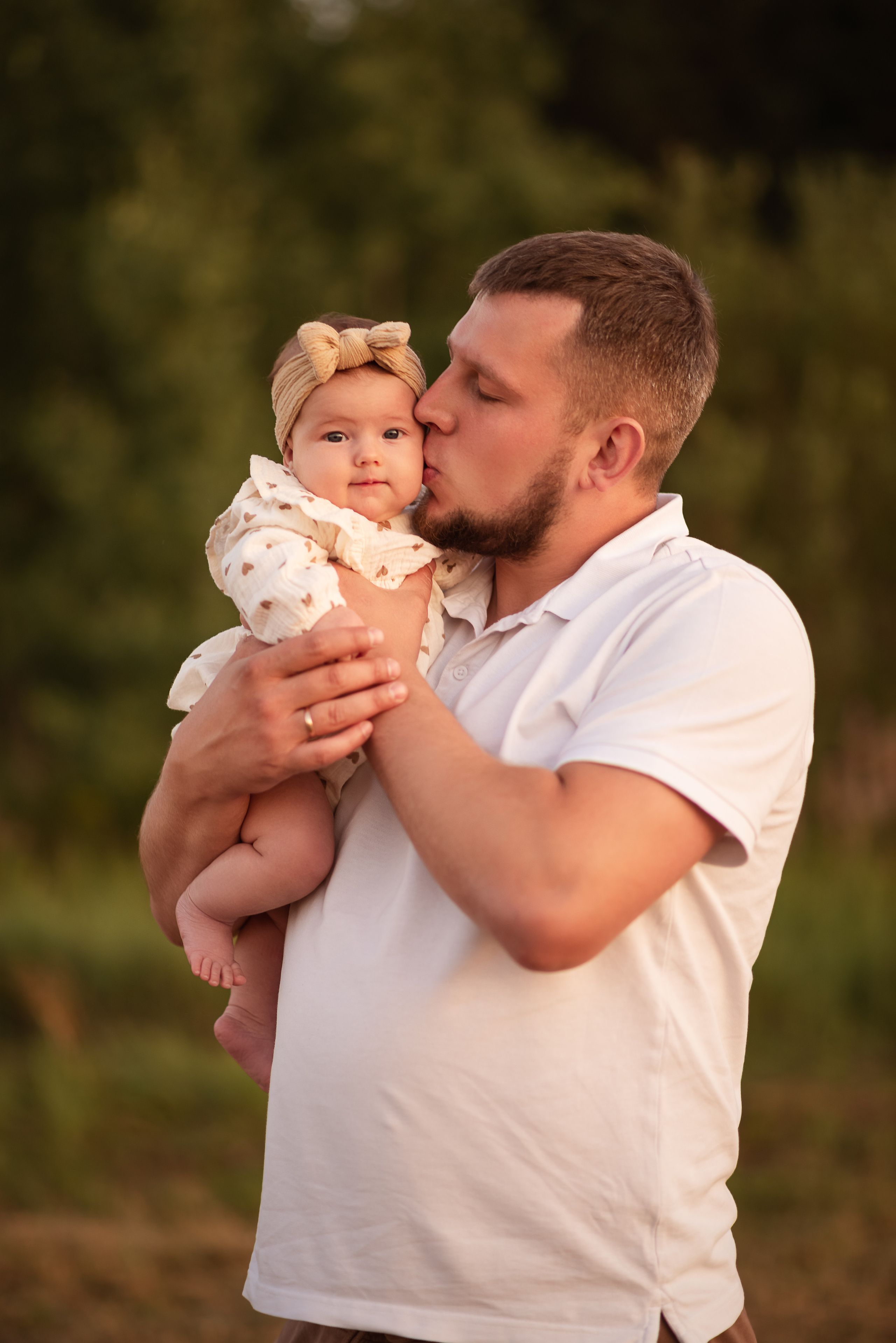 Фотосессия в поле на закате. Фотограф новорожденных Екатеринбург, Первоуральск