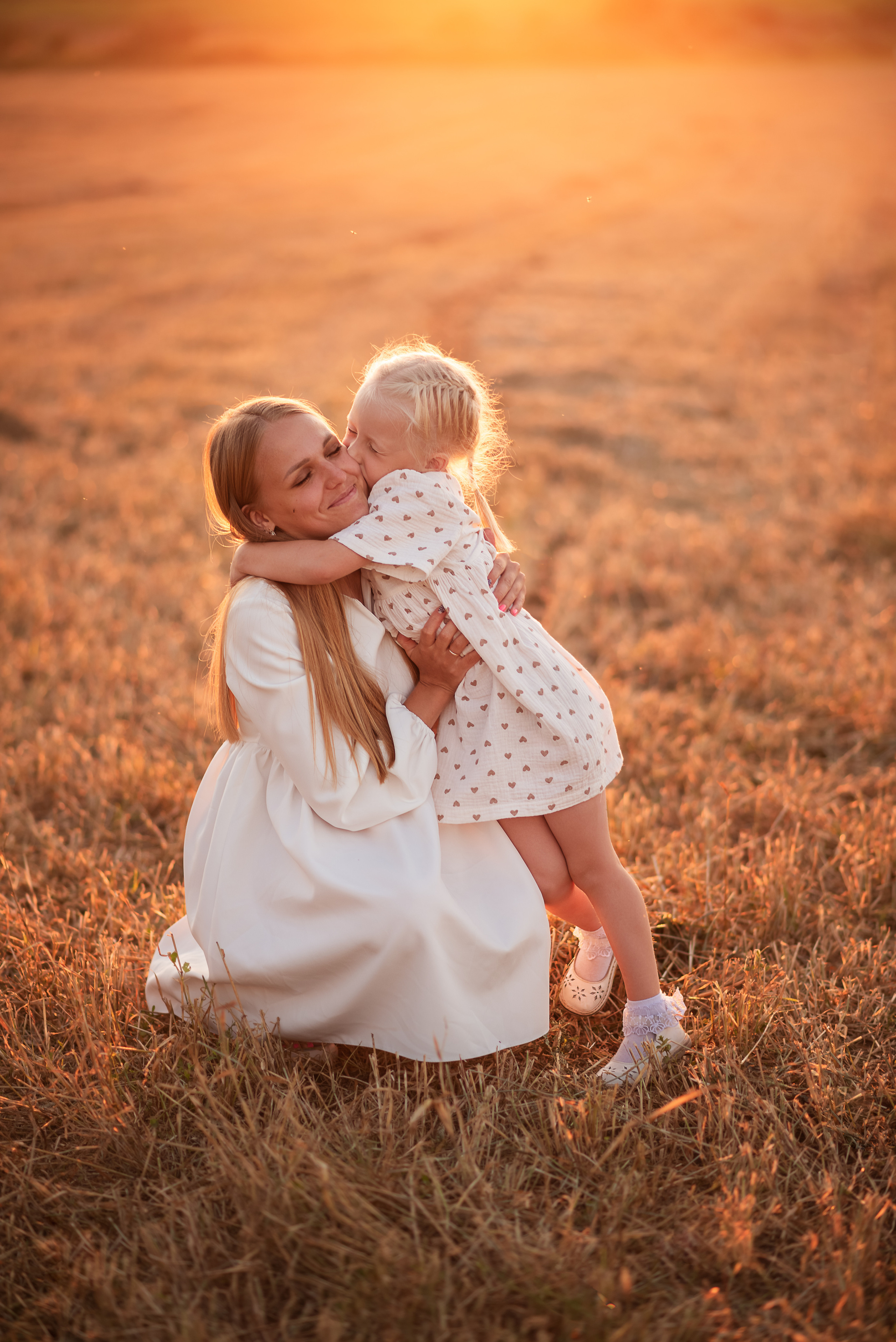 Фотосессия в поле на закате. Фотограф новорожденных Екатеринбург, Первоуральск