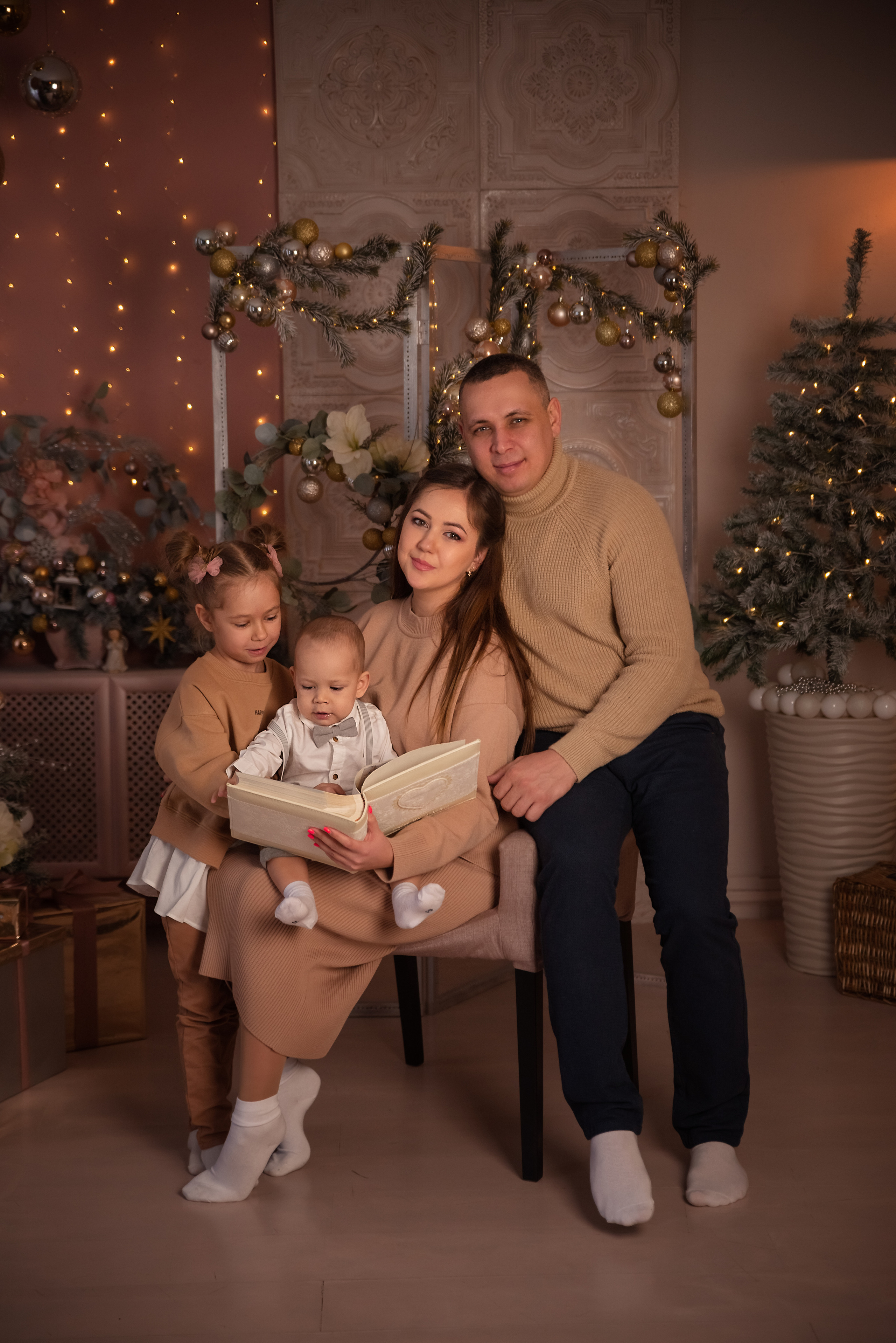 Новогодняя семейная фотосессия. Фотограф новорожденных Екатеринбург, Первоуральск