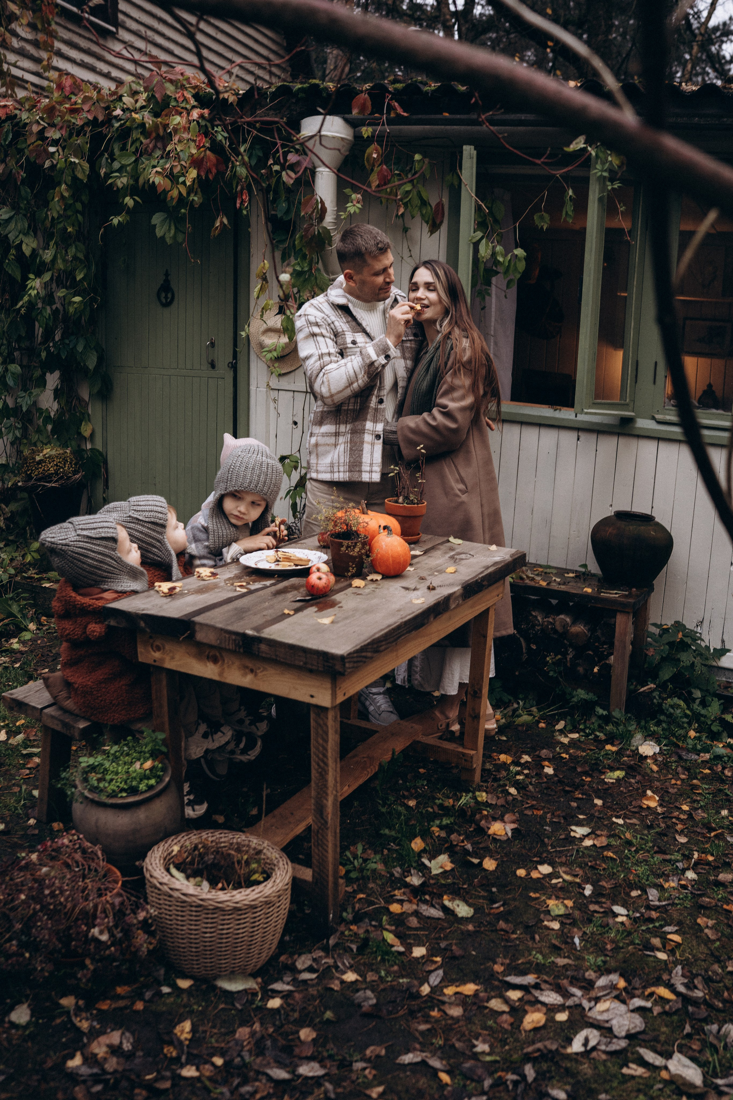 Яна и Ильсур, загородная Фотостудия. Фотограф Новорожденных в Москве. Семейные истории в стиле LIFE