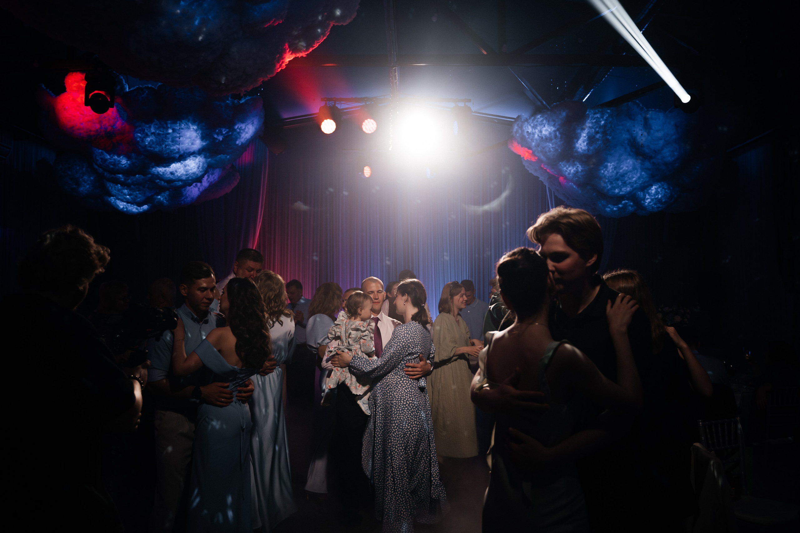 Wedding «Laugh and cry». Свадебные фотограф и видеограф Наталья и Анатолий Новиковы СПб