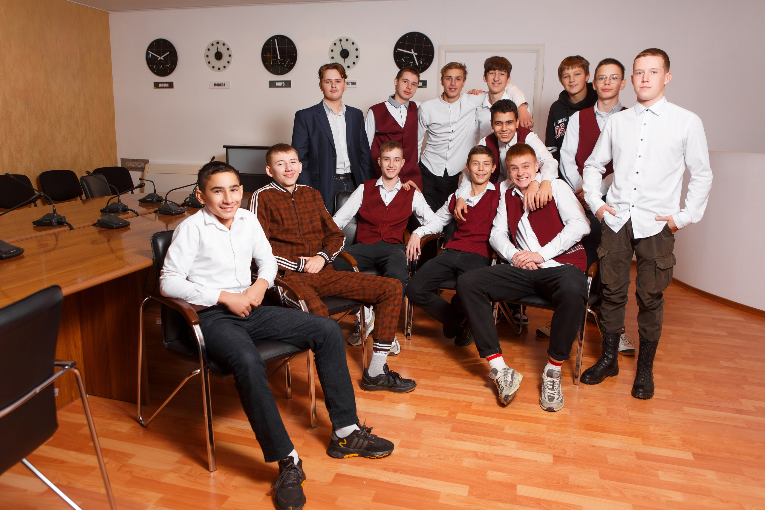 ФОТОСЕССИЯ ДЛЯ 9 КЛАССА «ГИМНАЗИЯ». ТВОЙ АЛЬБОМ / ТВОИ ПРАВИЛА