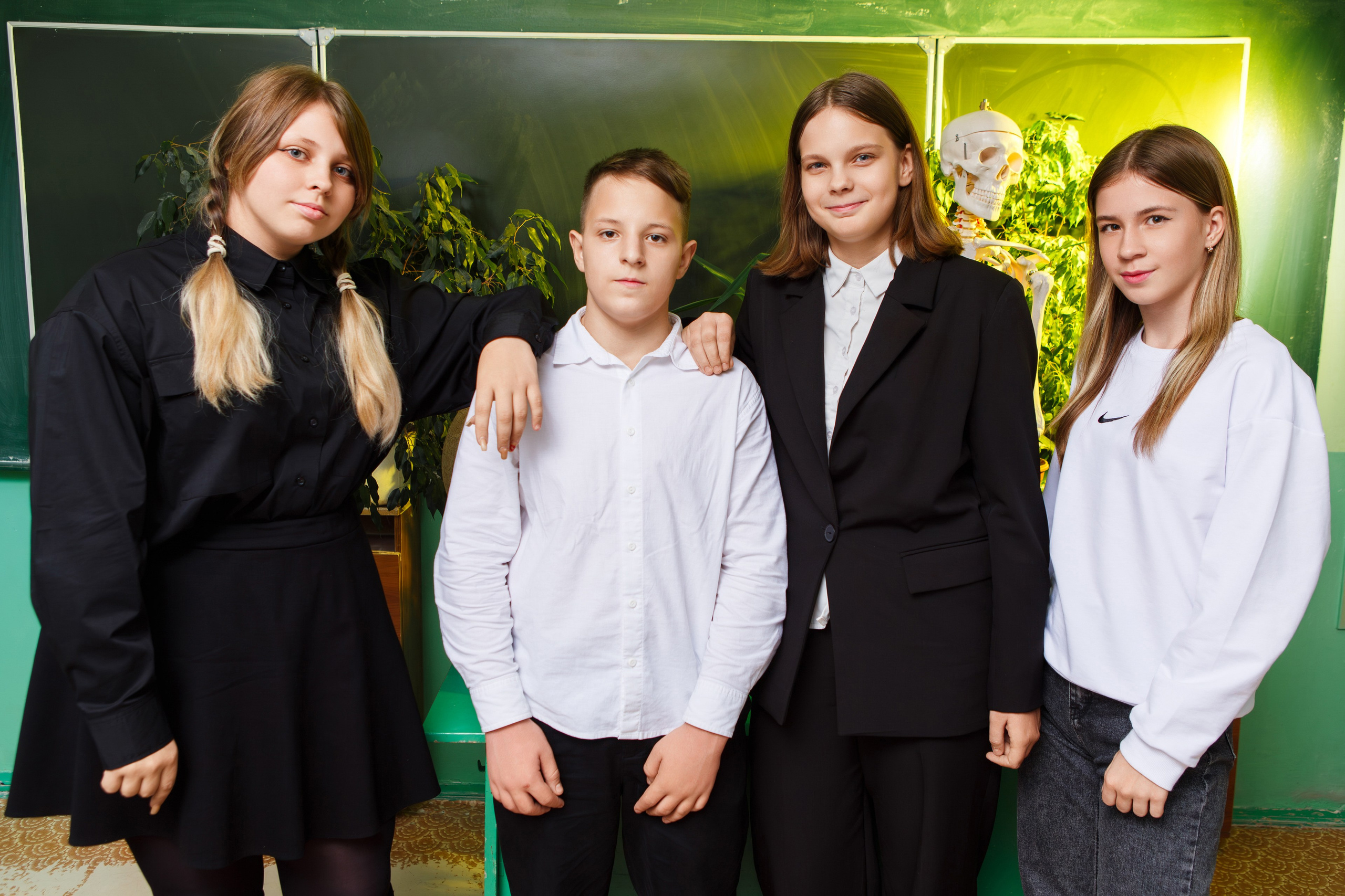 Групповая Фотосессия в Классе для Учеников 9 Классов | Твой Альбом Мценск. ТВОЙ АЛЬБОМ / ТВОИ ПРАВИЛА