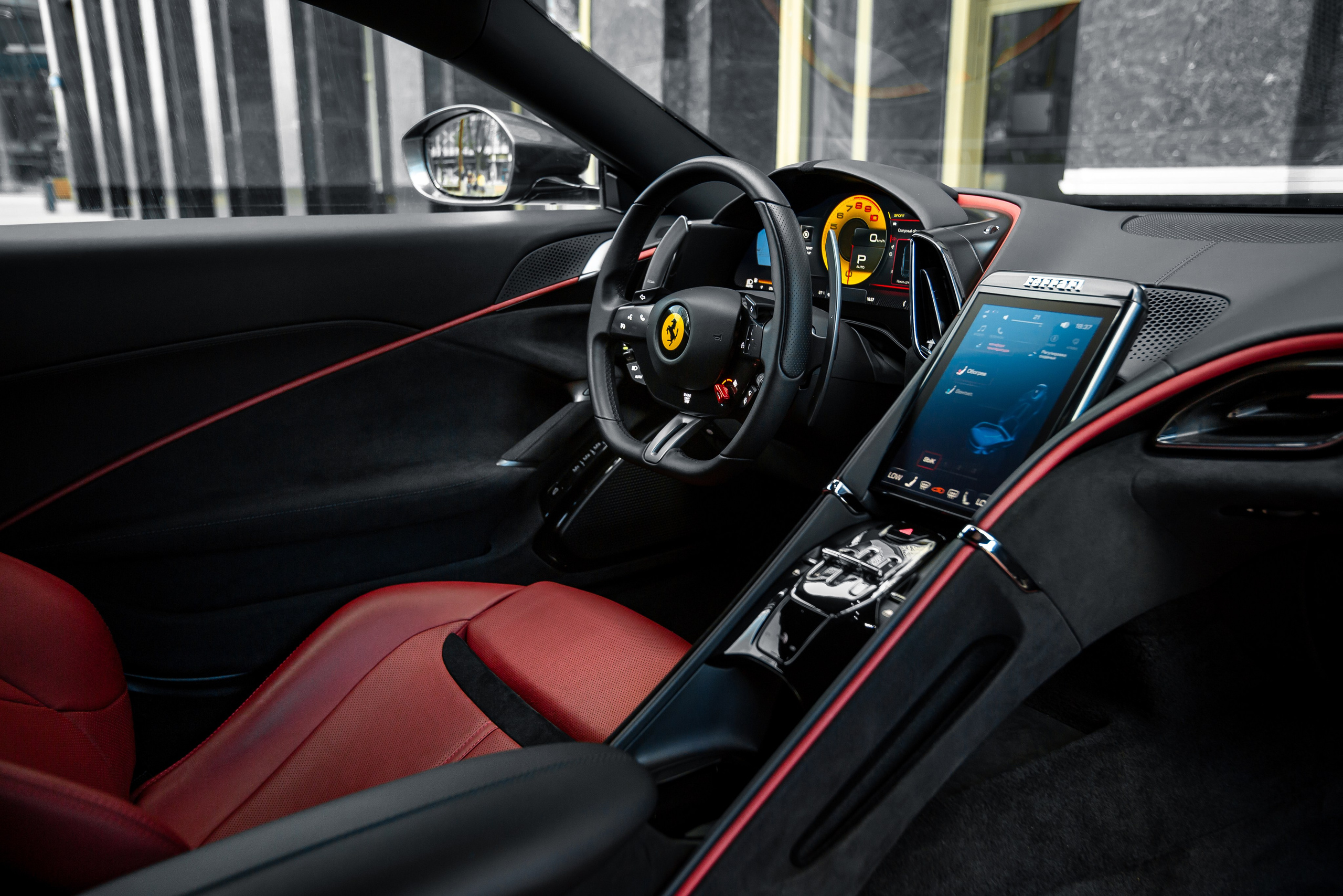 Ferrari Roma. Автомобильный фотограф в Москве Андрей Емельянов