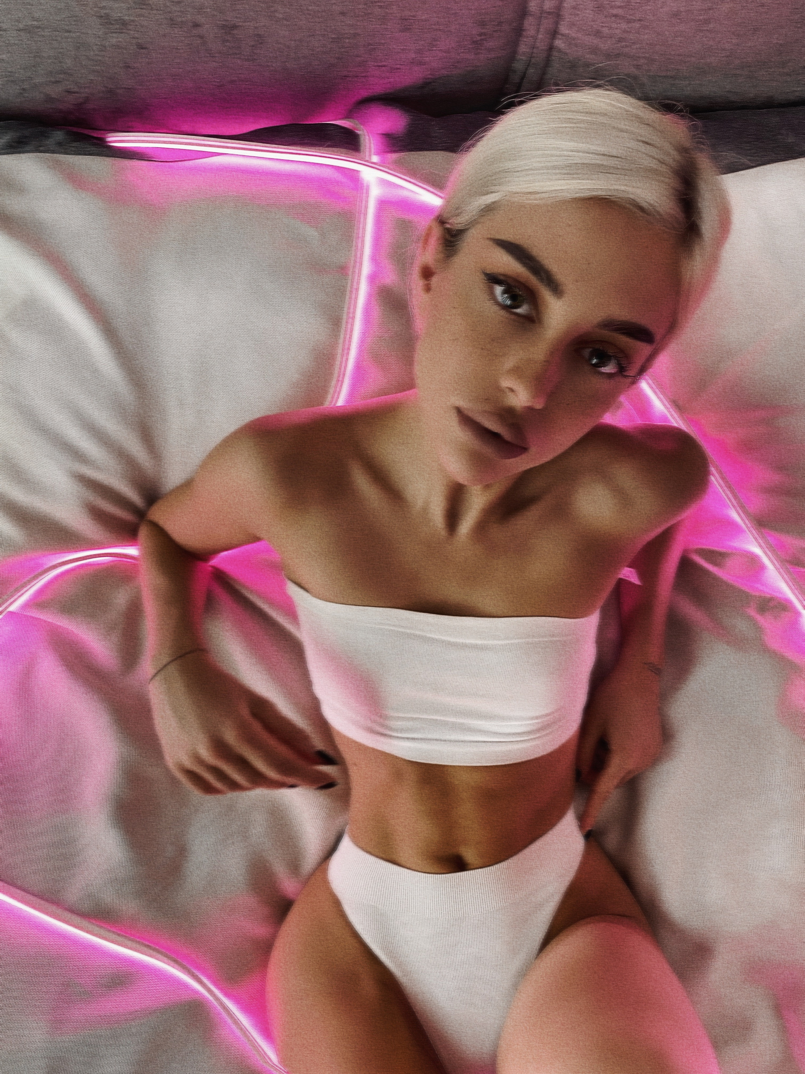 Блогер @ollmaru. Фотограф Москва — личные фотосессии, лавстори в студии