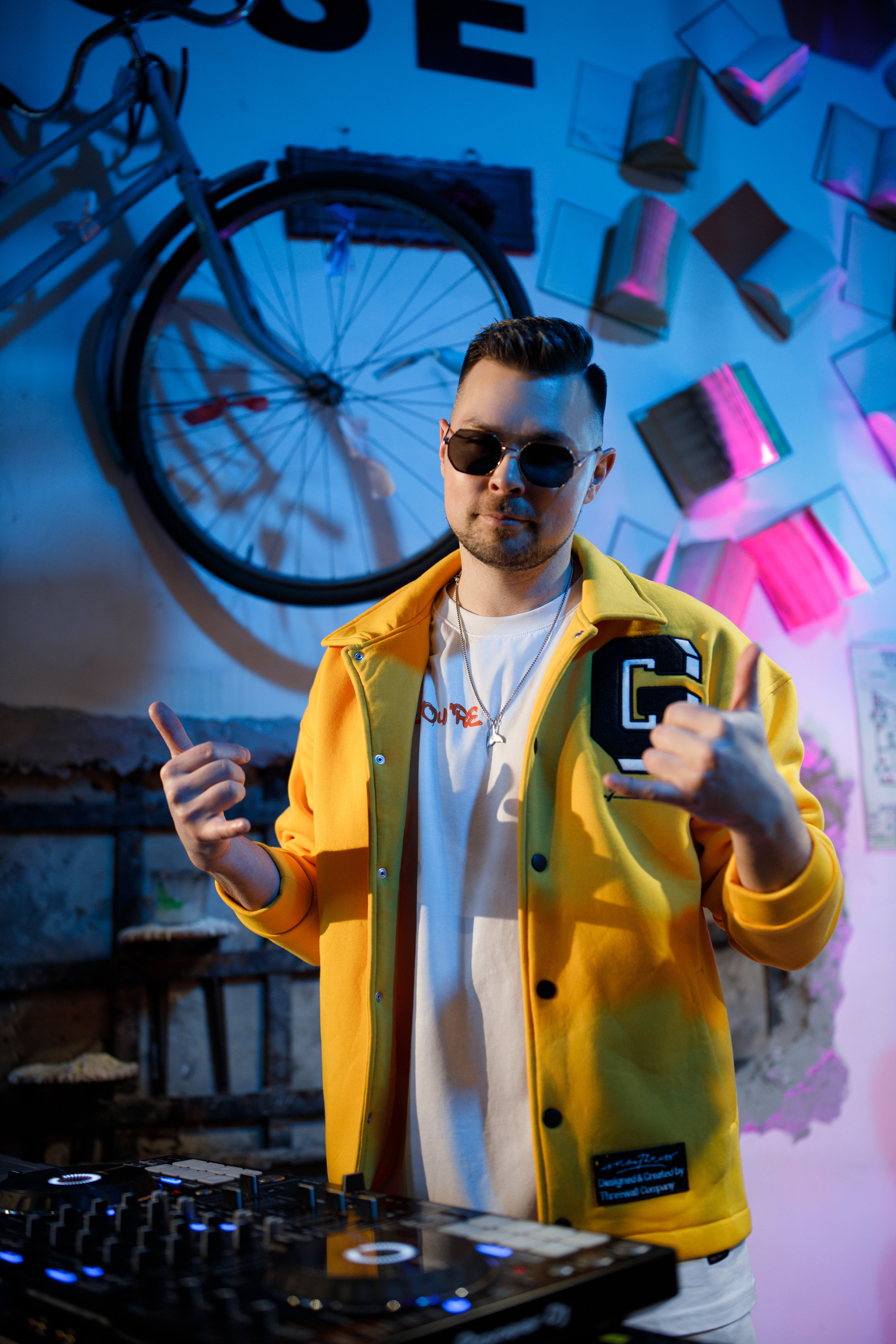 Бэкстэйдж съёмки клипа. Репортажный фотограф Семён Борисов | Москва