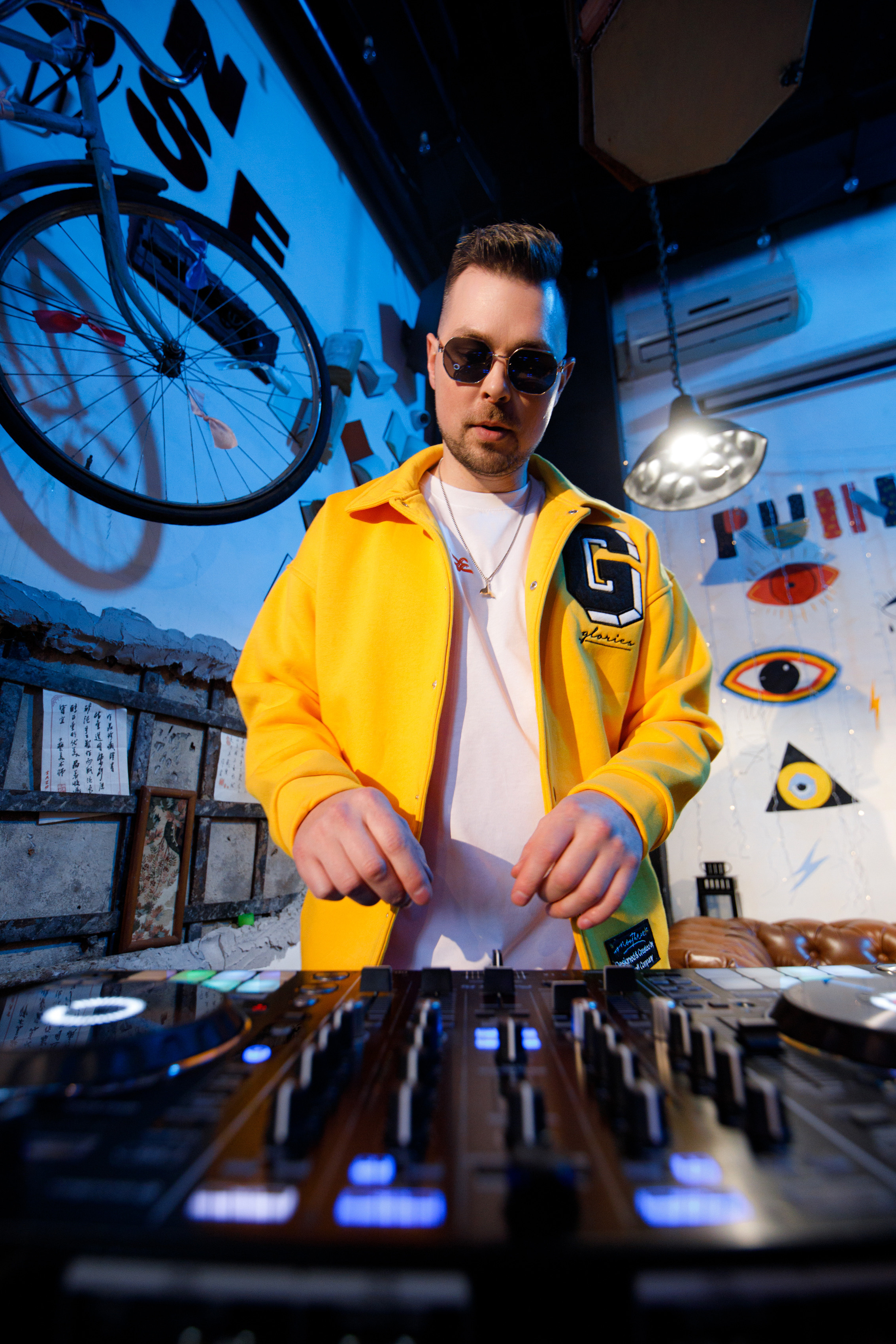 Бэкстэйдж съёмки клипа. Репортажный фотограф Семён Борисов | Москва