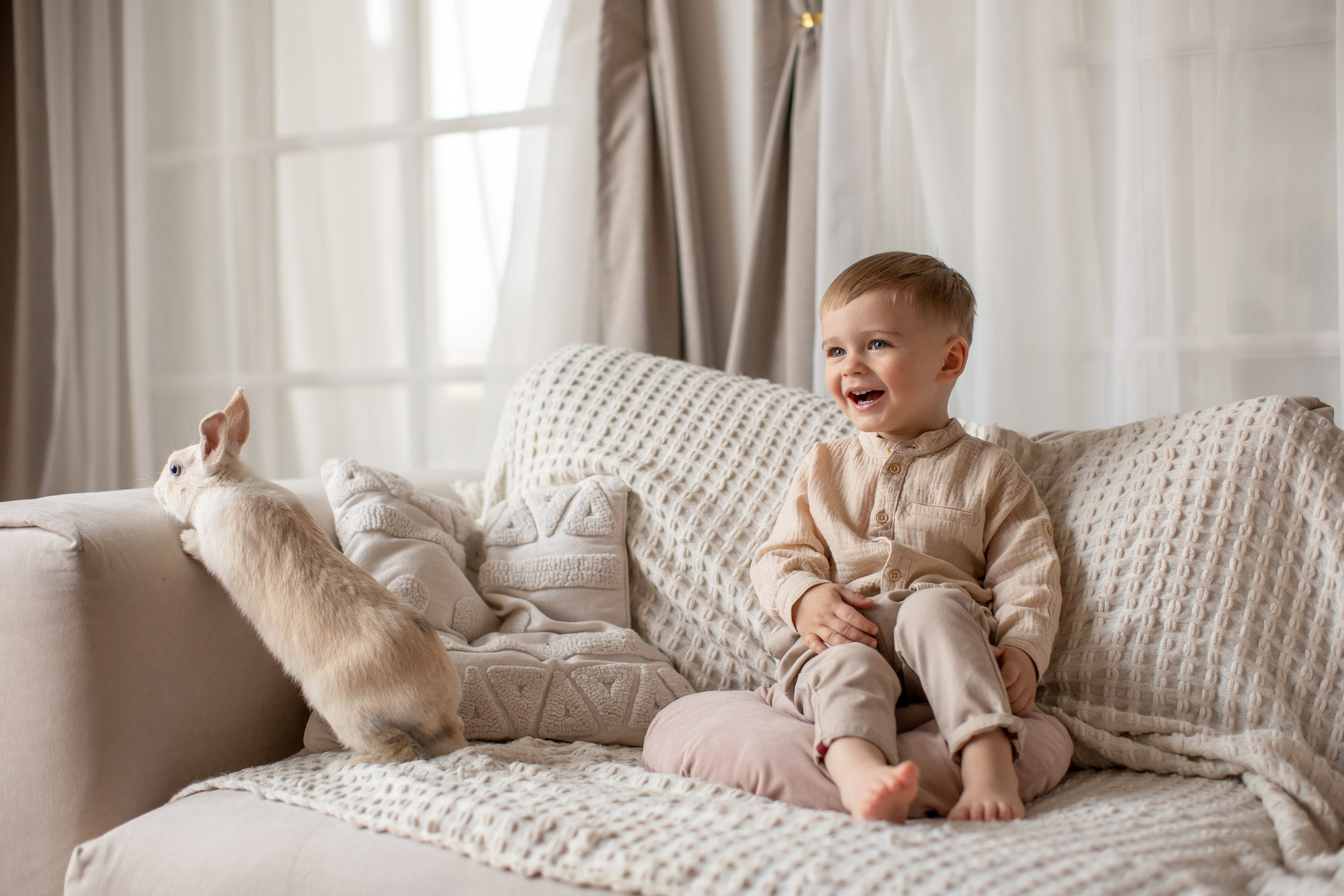 Семейная в интерьерной студии. Фотограф новорожденных, семейный фотограф в Санкт-Петербурге