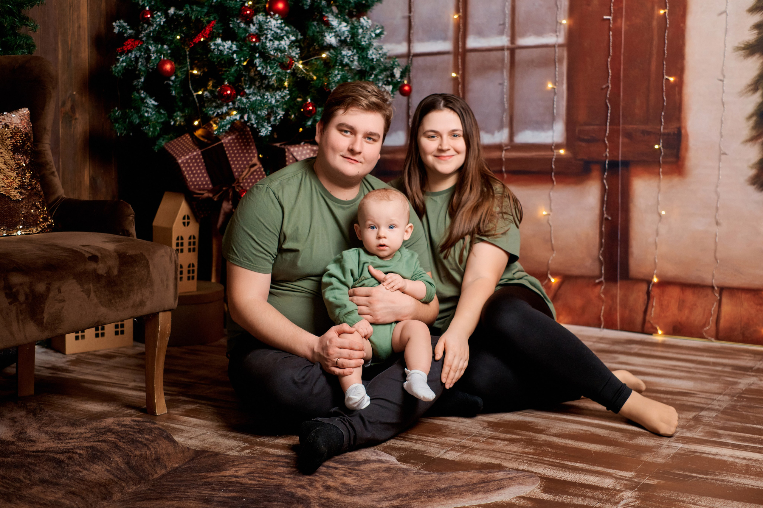 Семейная новогодняя фотосессия. Студия Pion. Фотограф Таганрог Анна Трайжон