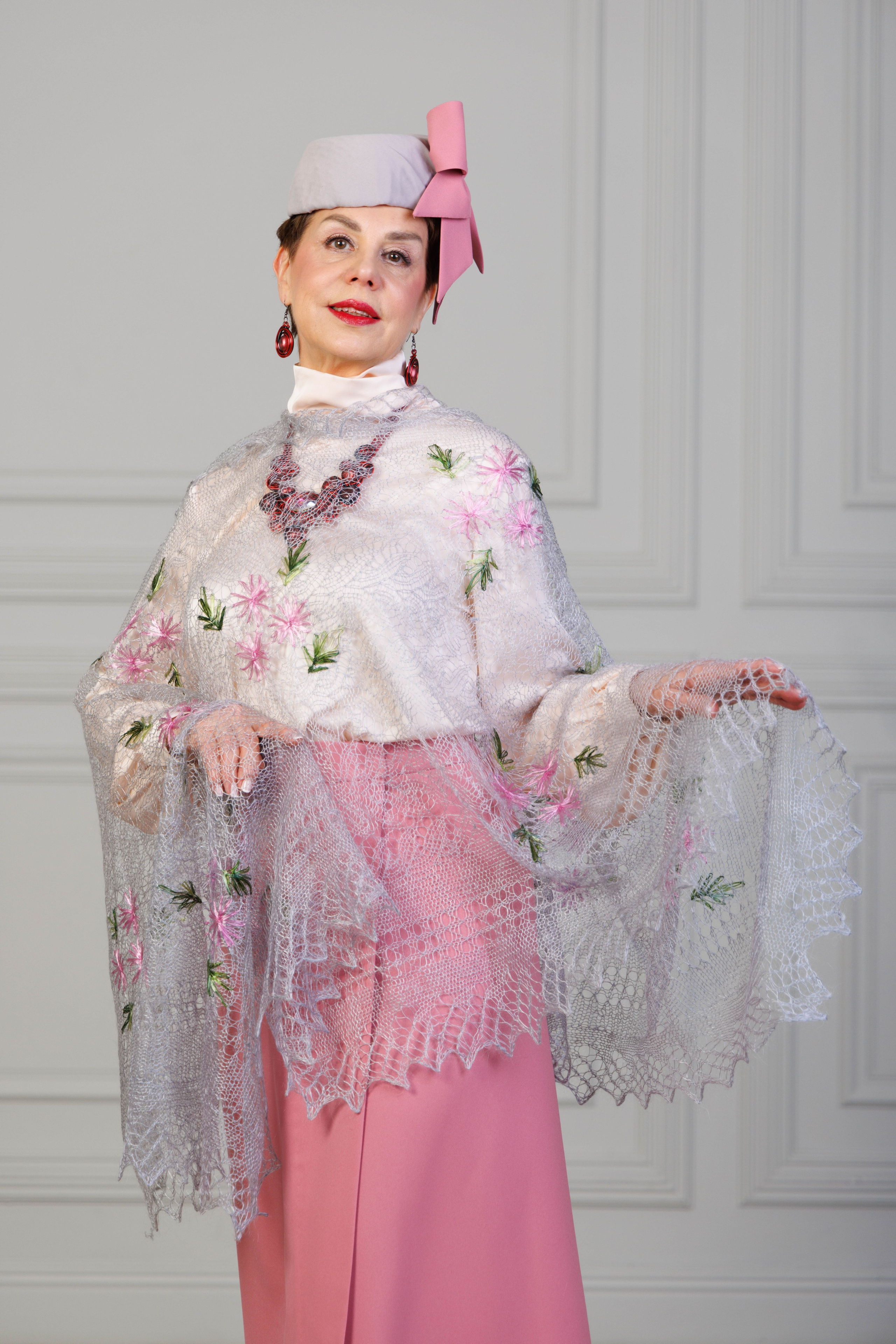 Фотосессия для аукциона, 2025. Коллекционер и искусствовед Олеся Ястребова