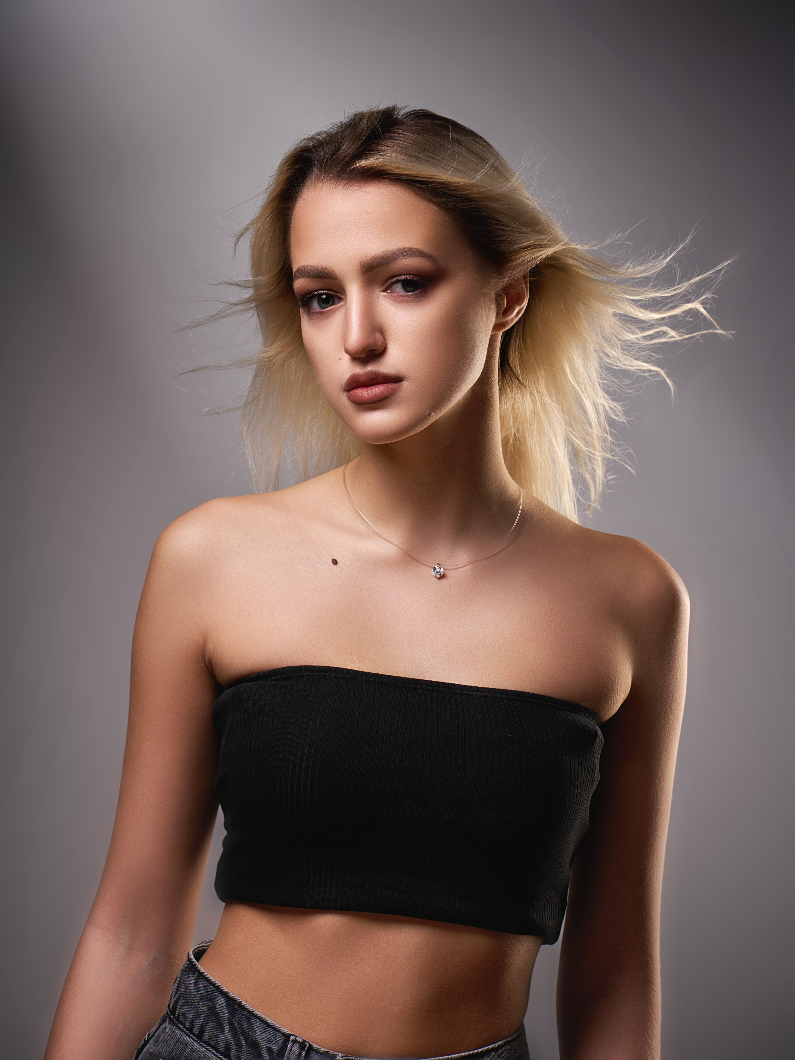 Studio Photoshoot. Я занимаюсь событийной, свадебной, товарной, студийной… фотографией