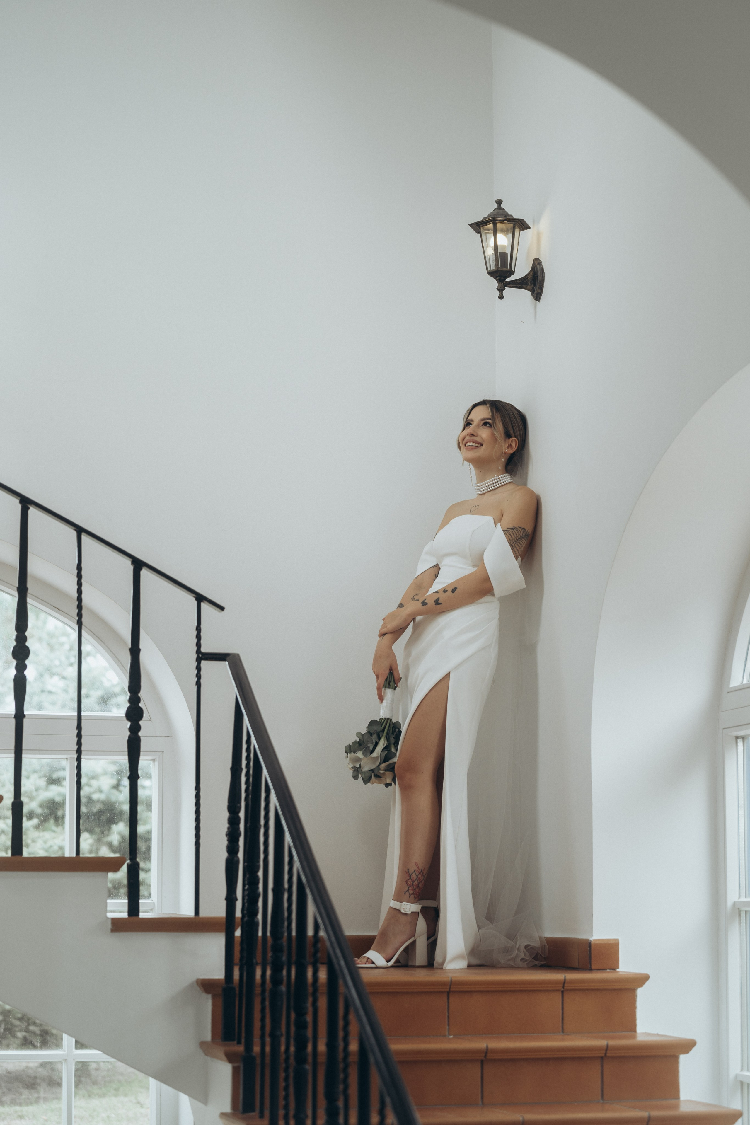 Свадебная фотография невесты, невеста в полный рост, съёмка в локациях Темрюка, в поместье Голубицкое