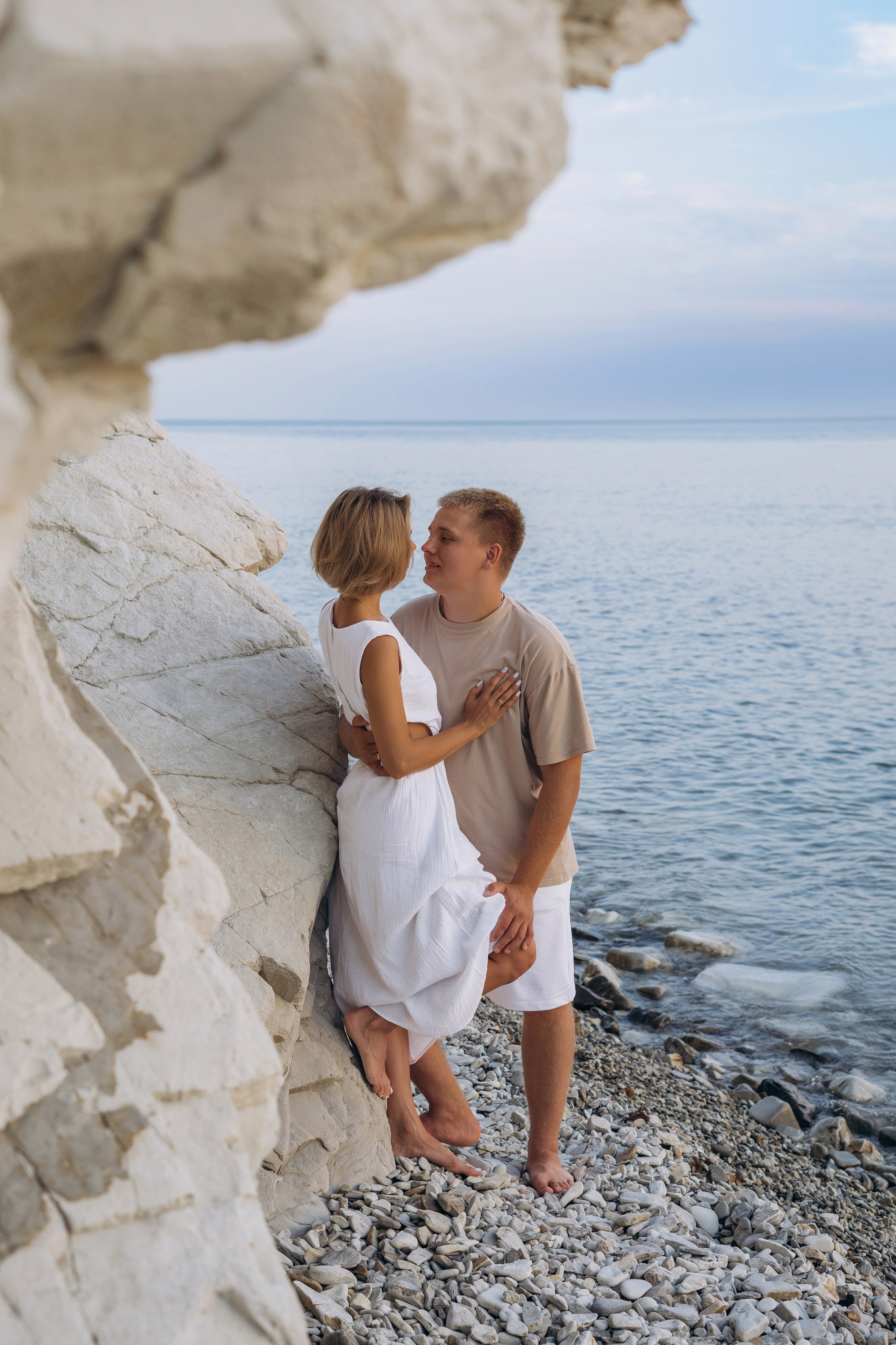 Джанхотские сосны как природный каркас для семейных портретов у моря