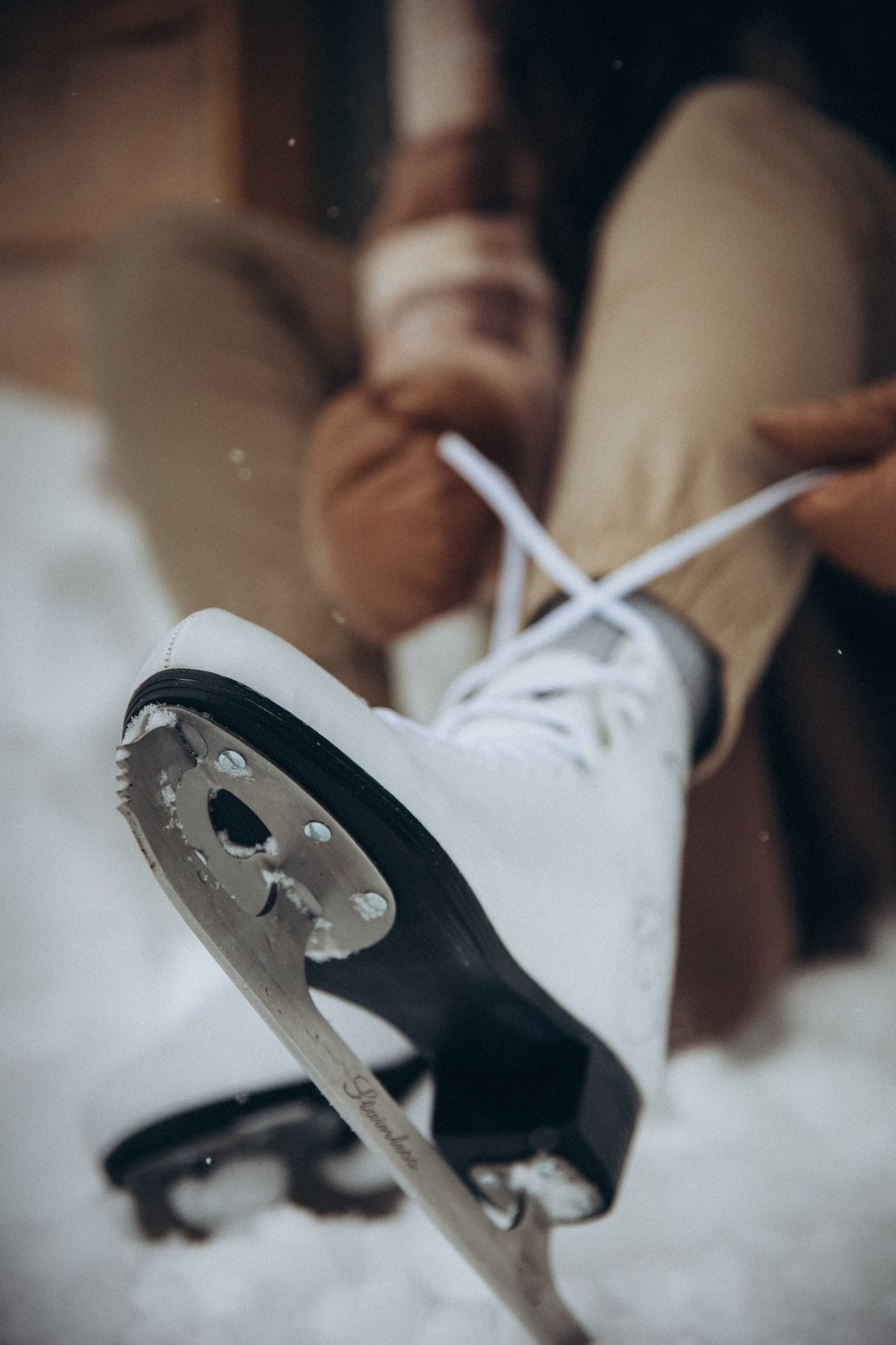 Зимняя фотосессия на катке фотосессия на коньках. Фотограф Владимир Москва