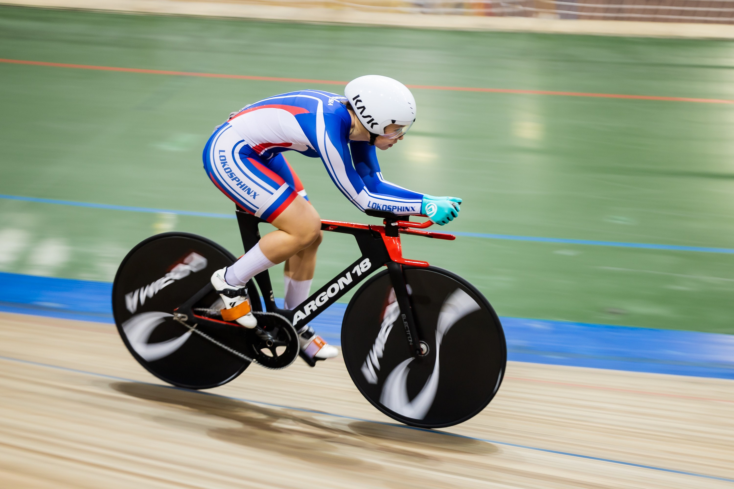 Соревнования чемпионата России, первенства России, Кубка ФВСМ по велосипедному спорту на треке в «Крылатском». Фотограф Владимир Охрименко