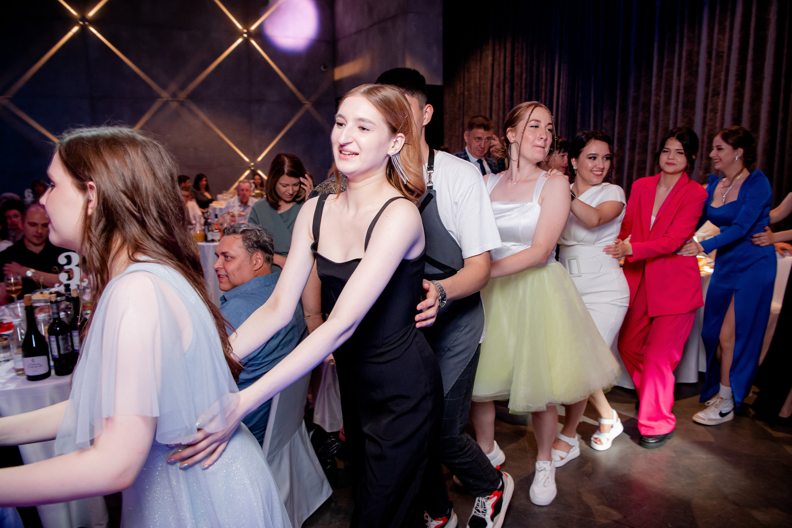 140 Школа. Вручение и Банкет. Сити Холл. Фотограф в Волгограде и Волжском Александр Горбань