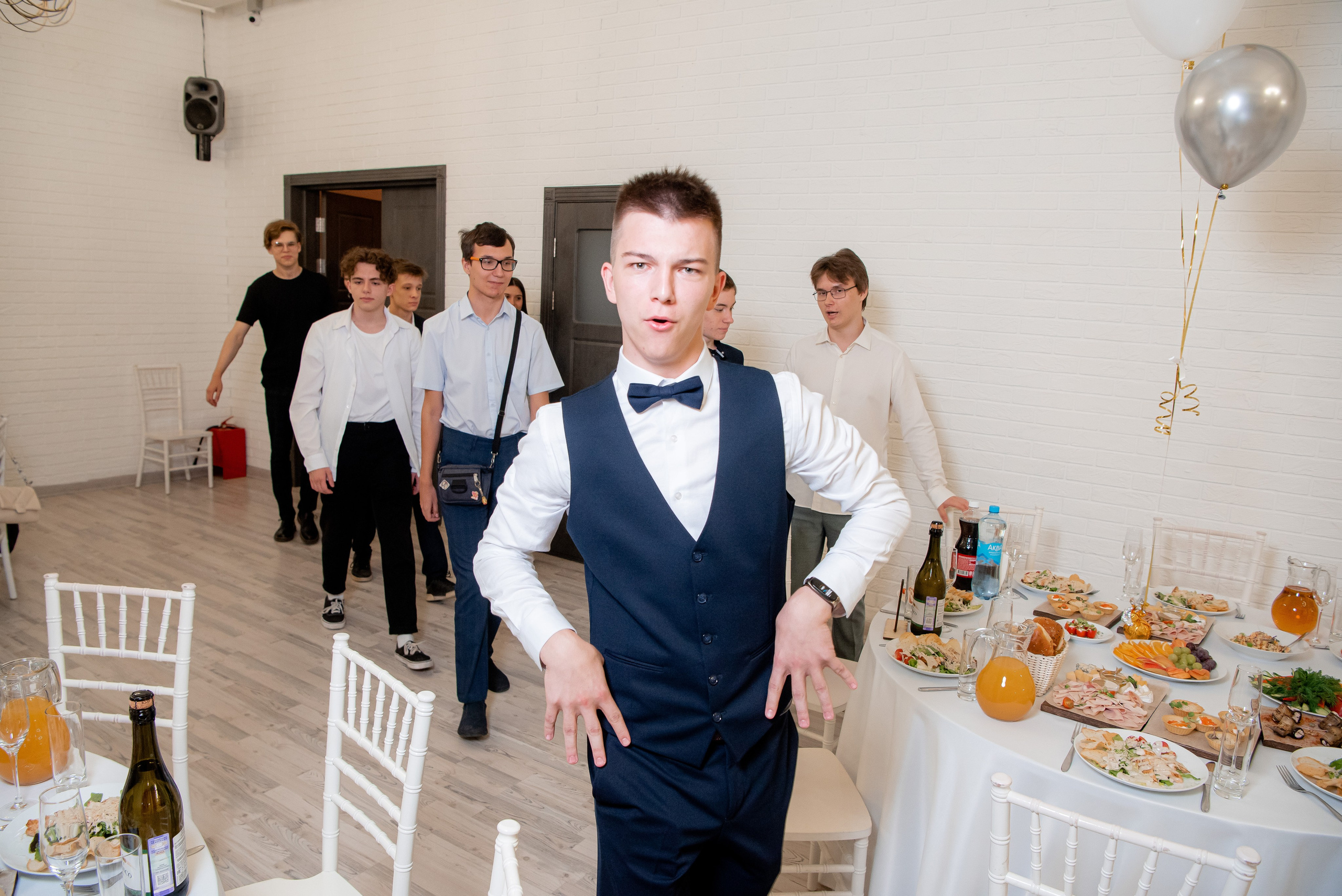 30 Школа. Вручение и Банкет. ДК Юбилейный и Банхоф. Фотограф в Волгограде и Волжском Александр Горбань