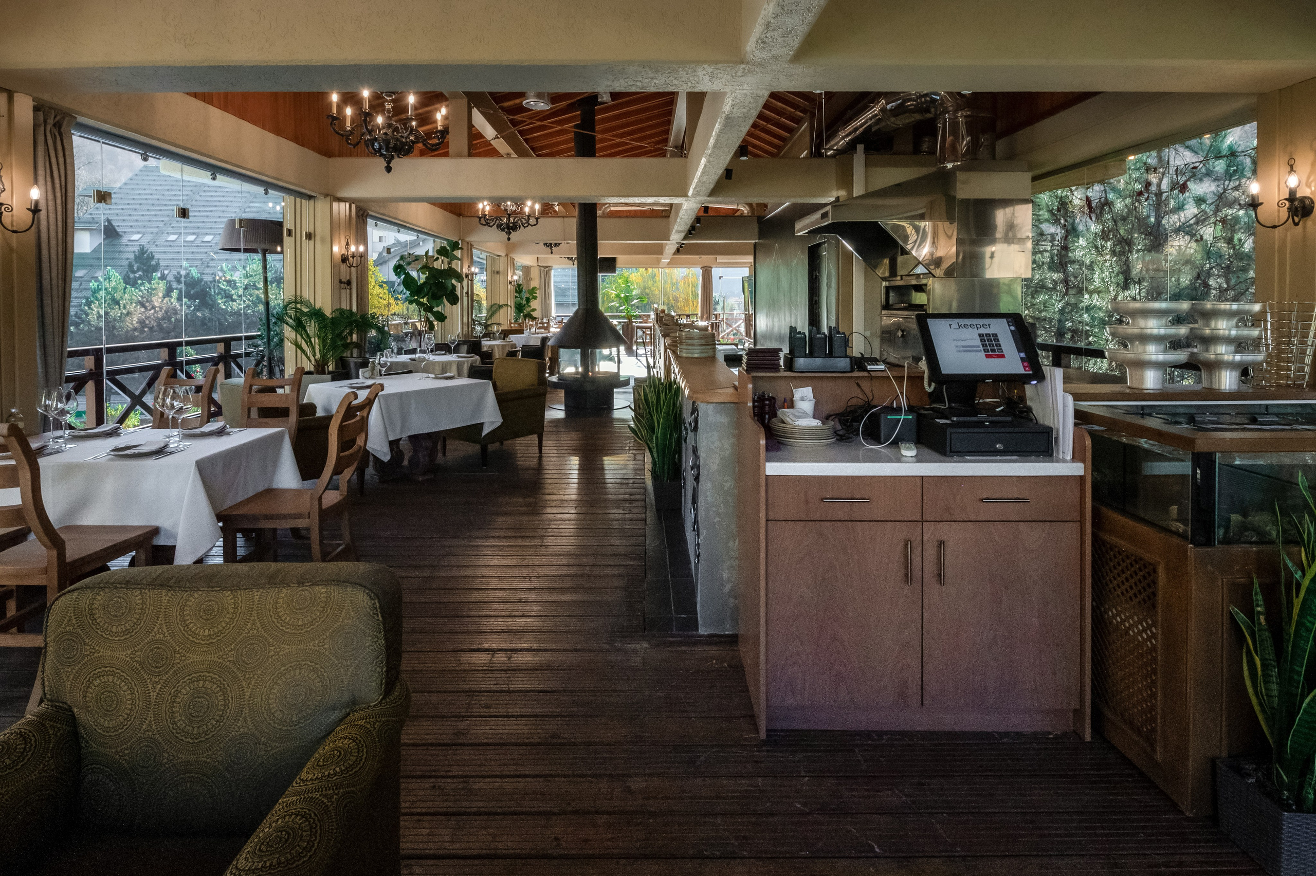 Ресторан «Черная Лисичка» на курорте Газпром Поляна. Репортажный фотограф в Красной Поляне и Сочи Павлюченко Екатерина