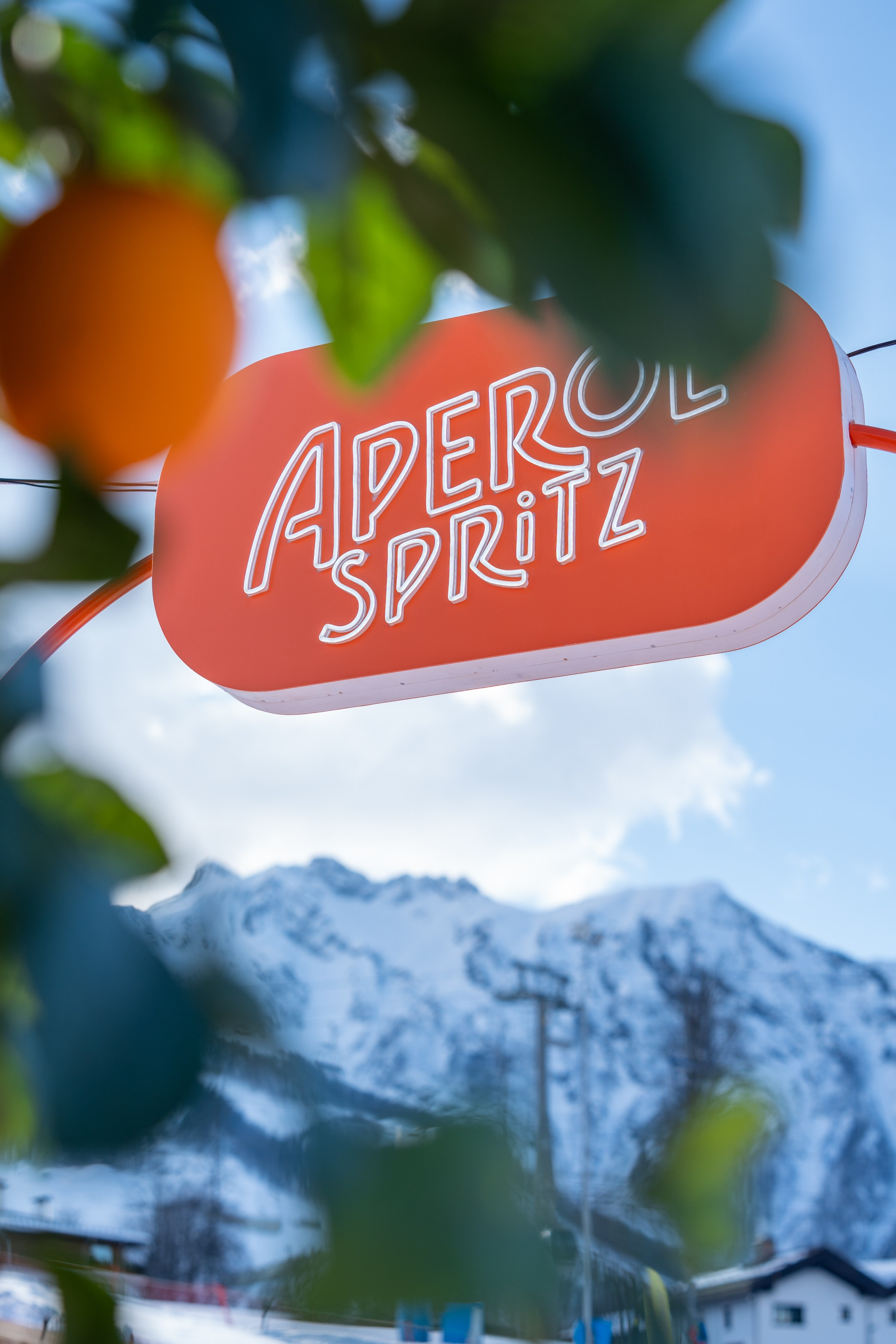 Фотоотчет партнерской интеграции Aperol Spritz на Роза Фест 2025. Репортажный фотограф в Красной Поляне и Сочи Павлюченко Екатерина