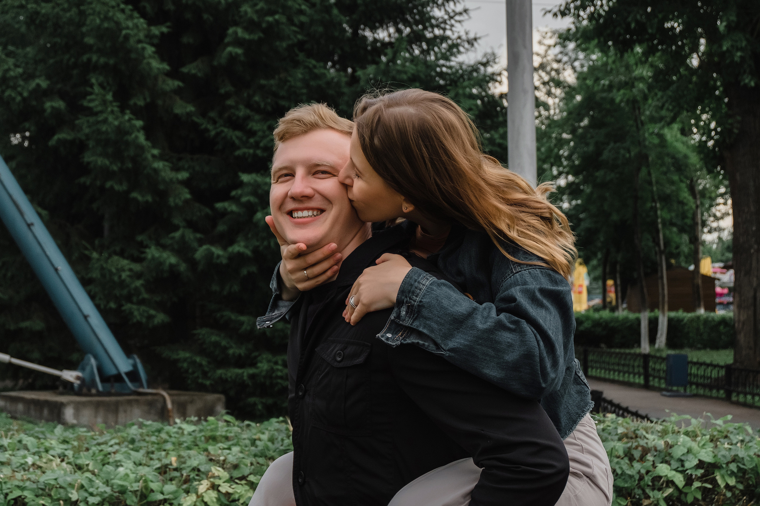 Прогулочная love story Новосибирск. Семейный и свадебный фотограф Новосибирск