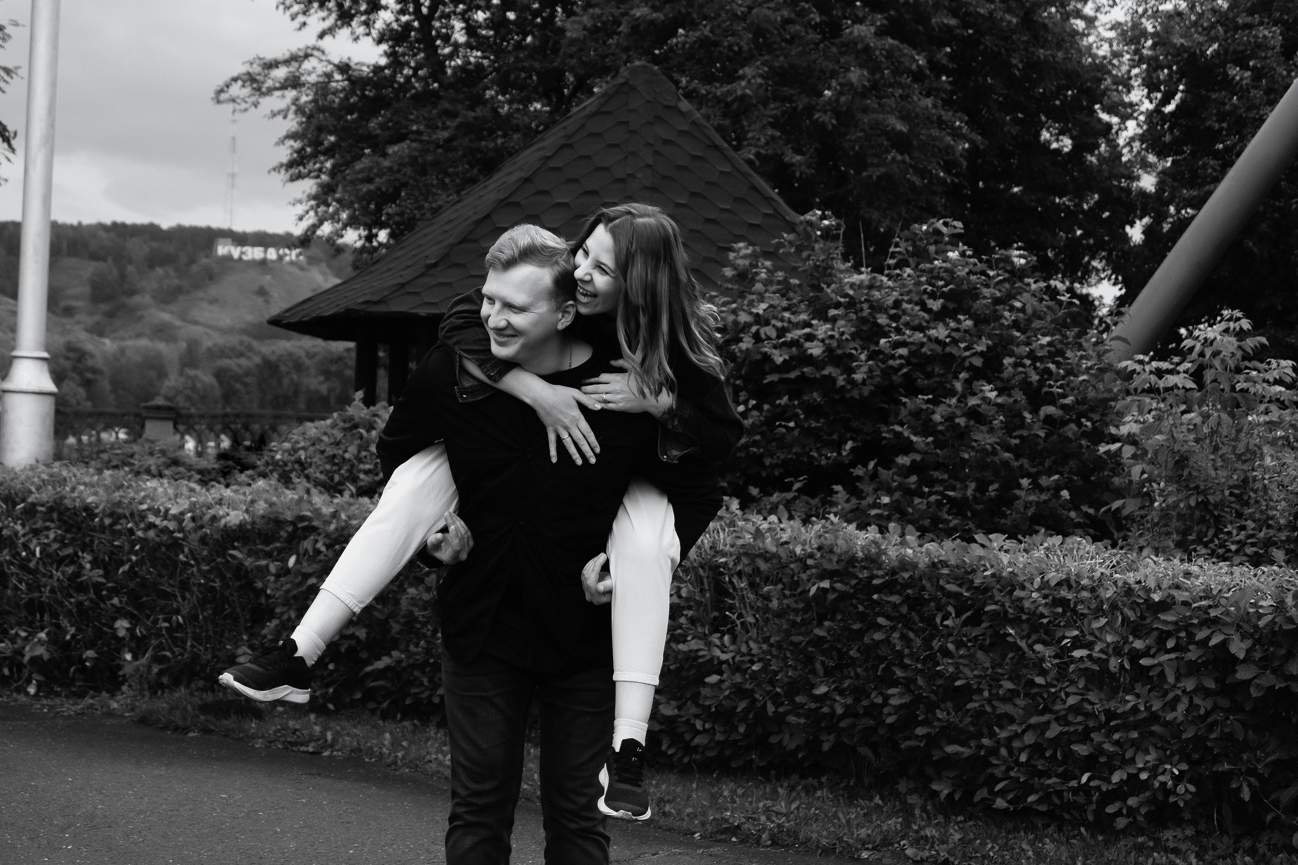 Прогулочная love story Новосибирск. Семейный и свадебный фотограф Новосибирск