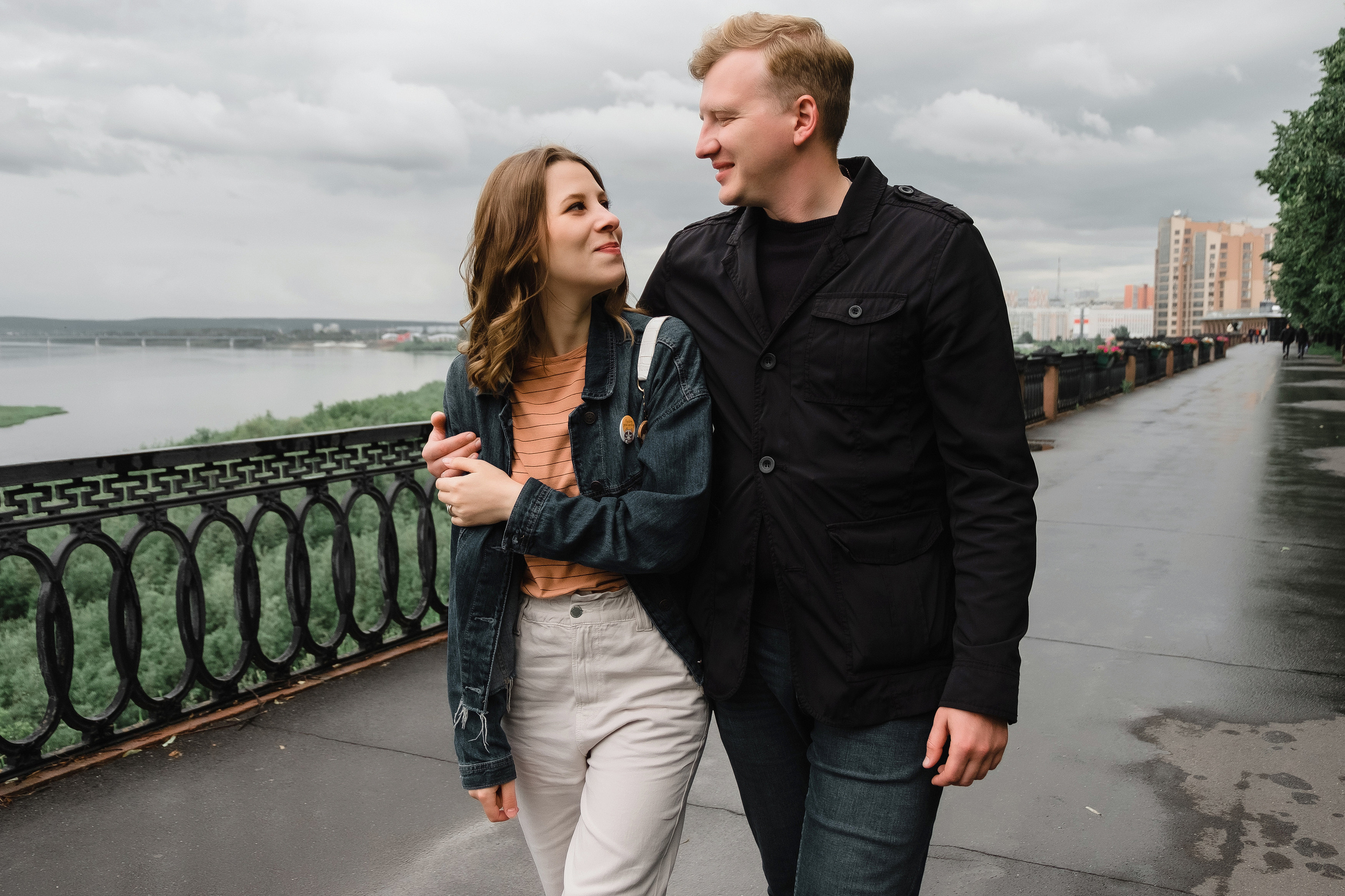 Прогулочная love story Новосибирск. Семейный и свадебный фотограф Новосибирск