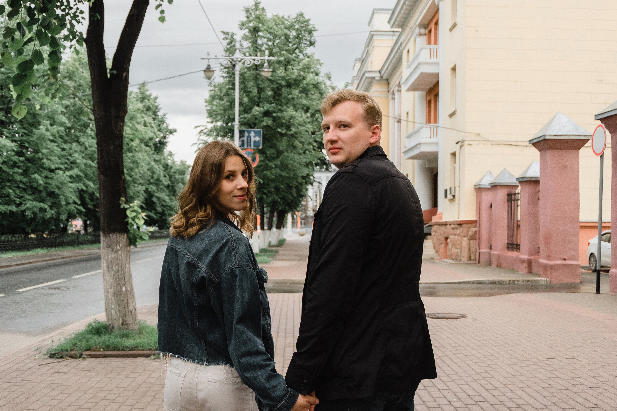 Прогулочная love story Новосибирск. Семейный и свадебный фотограф Новосибирск