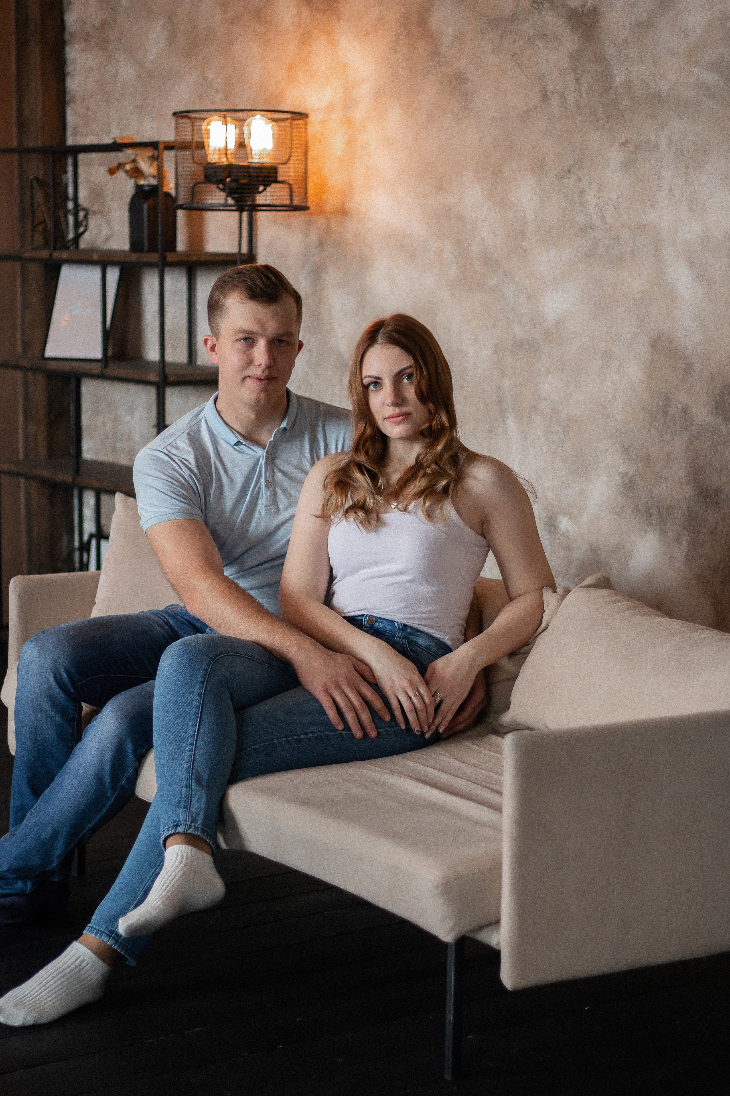 Фотосессия Love-story в студии по доступным цена Новосибирск. Семейный и свадебный фотограф Новосибирск