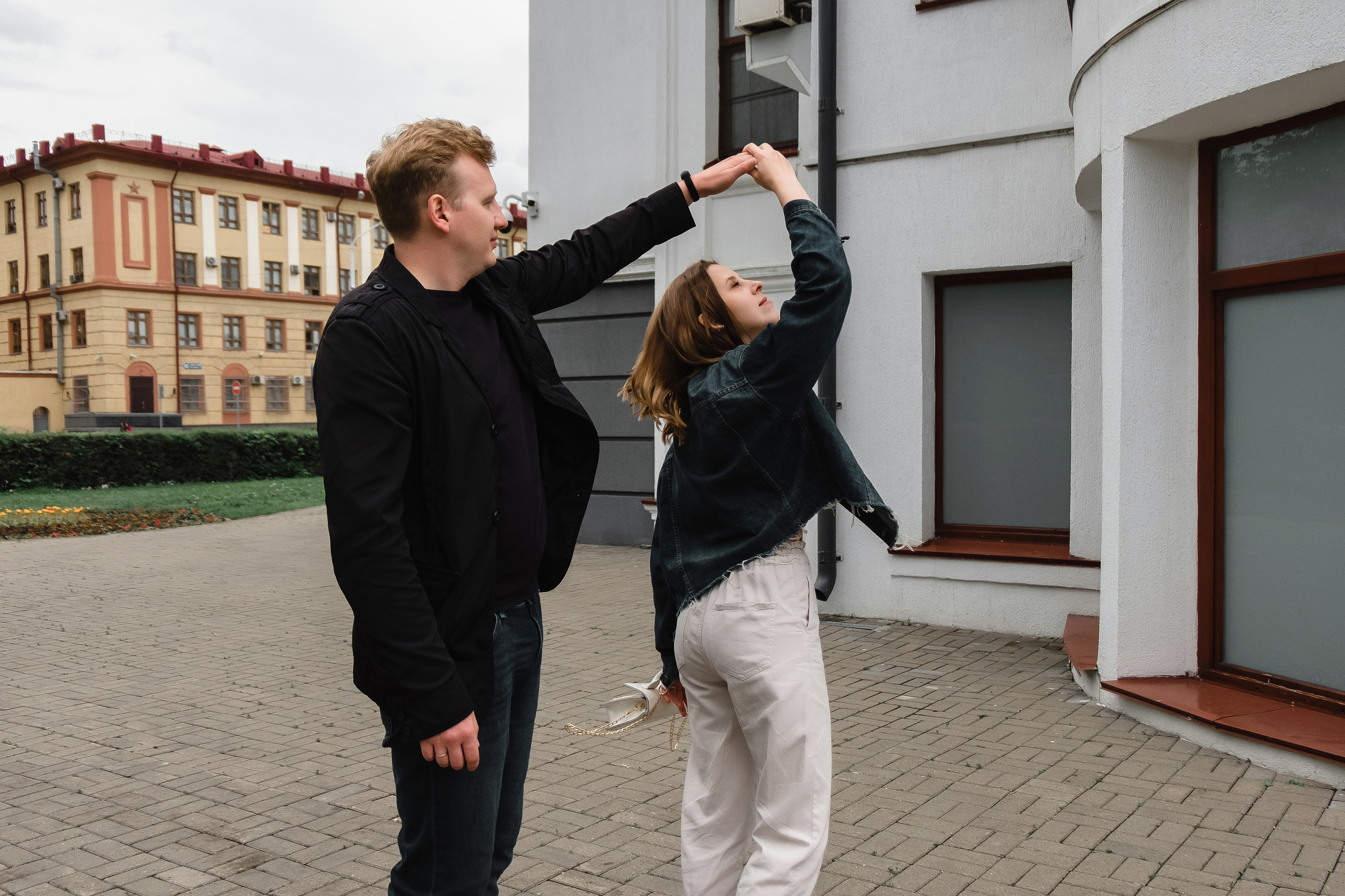 Прогулочная love story Новосибирск. Семейный и свадебный фотограф Новосибирск