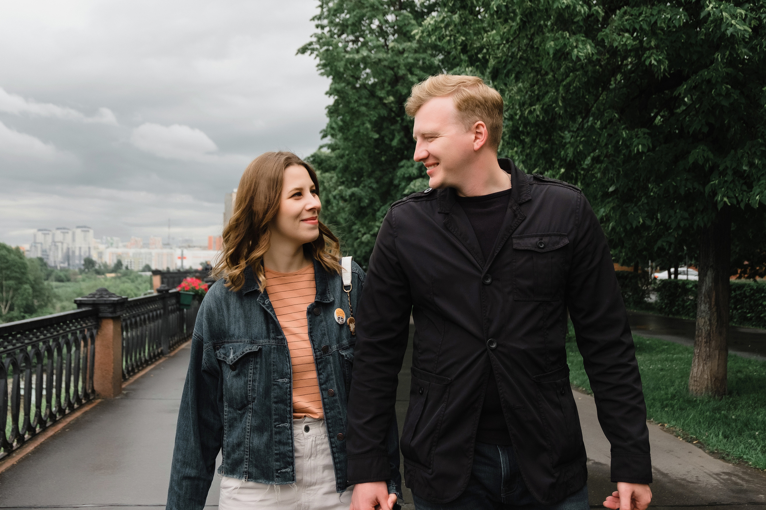 Прогулочная love story Новосибирск. Семейный и свадебный фотограф Новосибирск