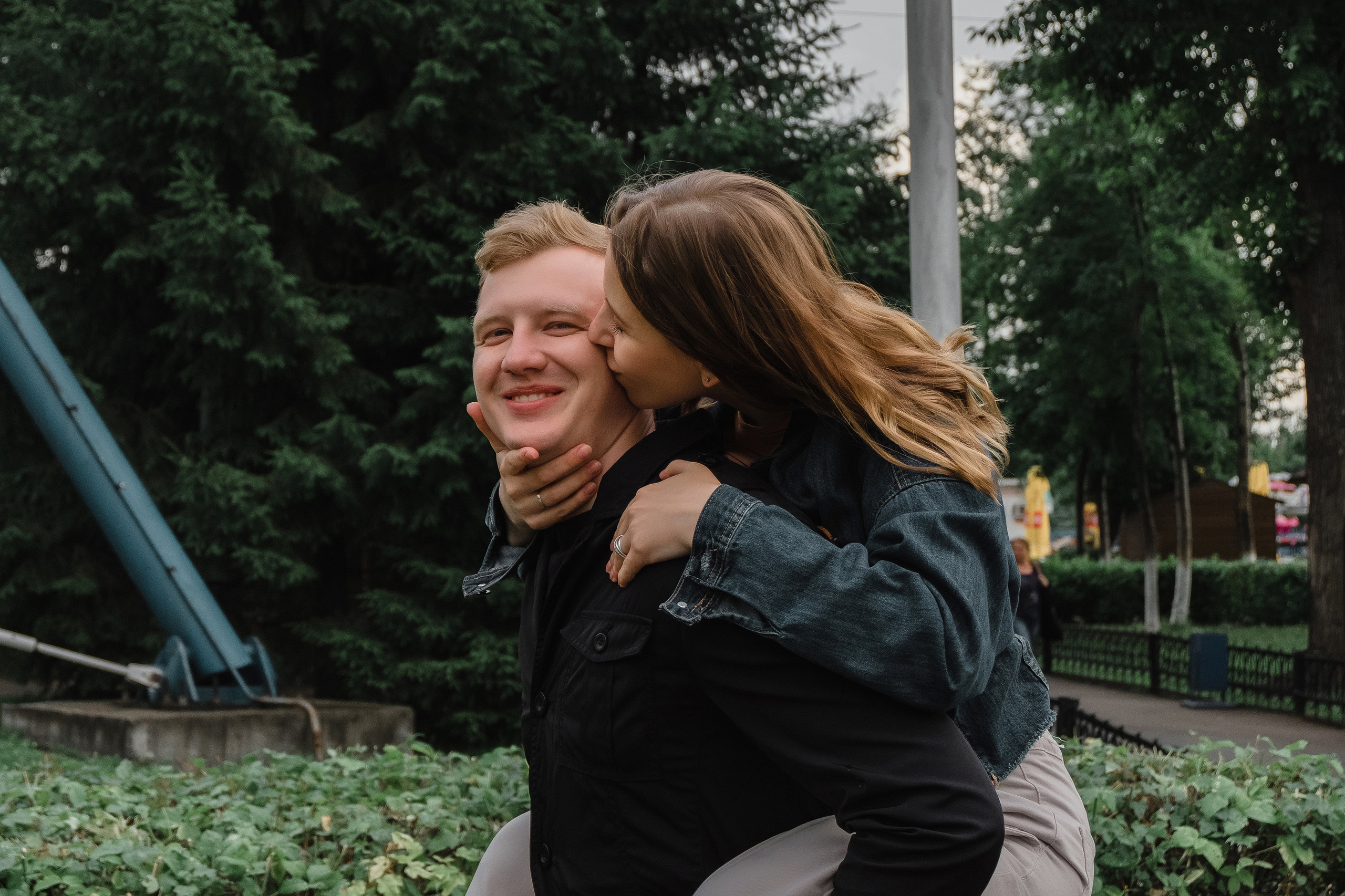 Прогулочная love story Новосибирск. Семейный и свадебный фотограф Новосибирск