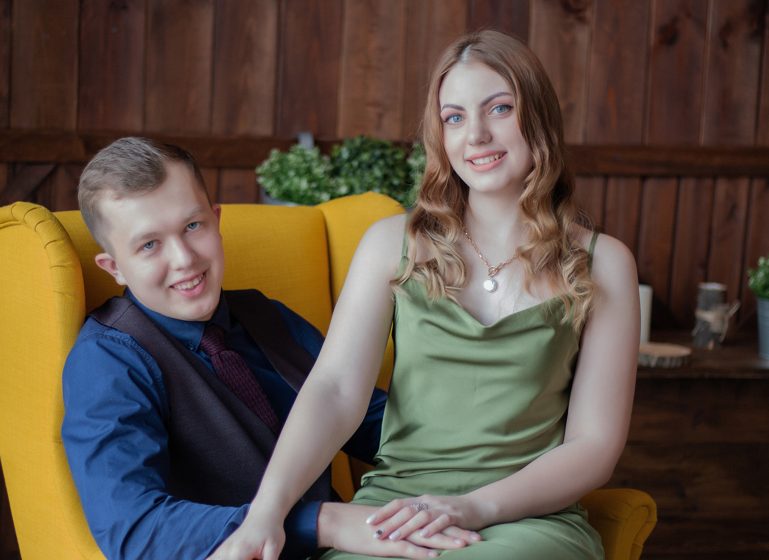 Фотосессия Love-story в студии по доступным цена Новосибирск. Семейный и свадебный фотограф Новосибирск