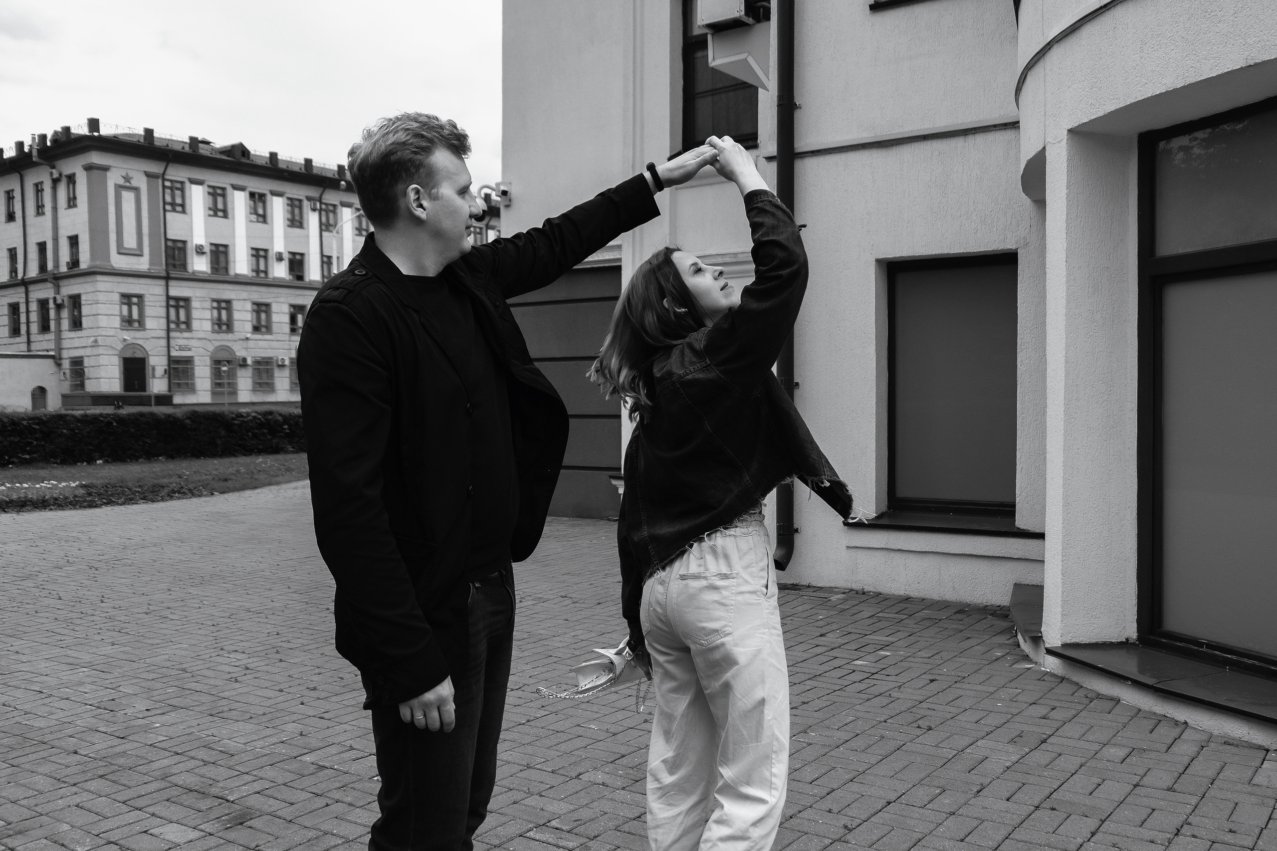 Прогулочная love story Новосибирск. Семейный и свадебный фотограф Новосибирск