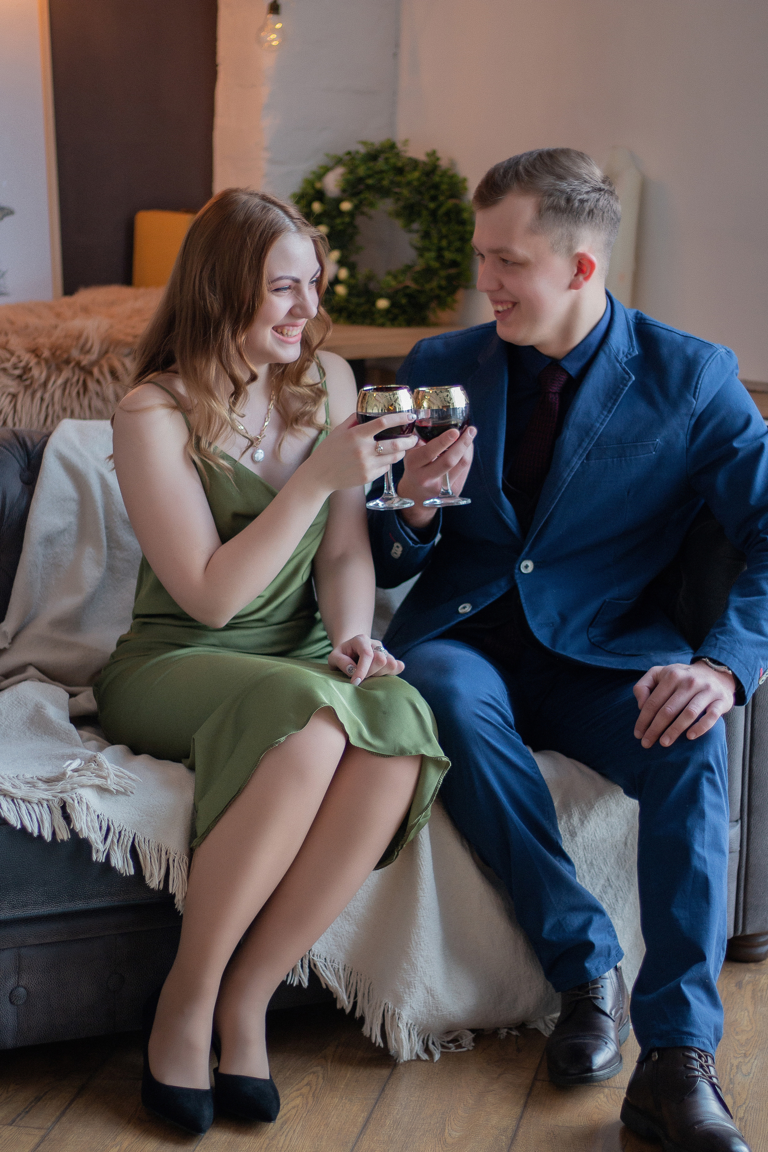 Фотосессия Love-story в студии по доступным цена Новосибирск. Семейный и свадебный фотограф Новосибирск