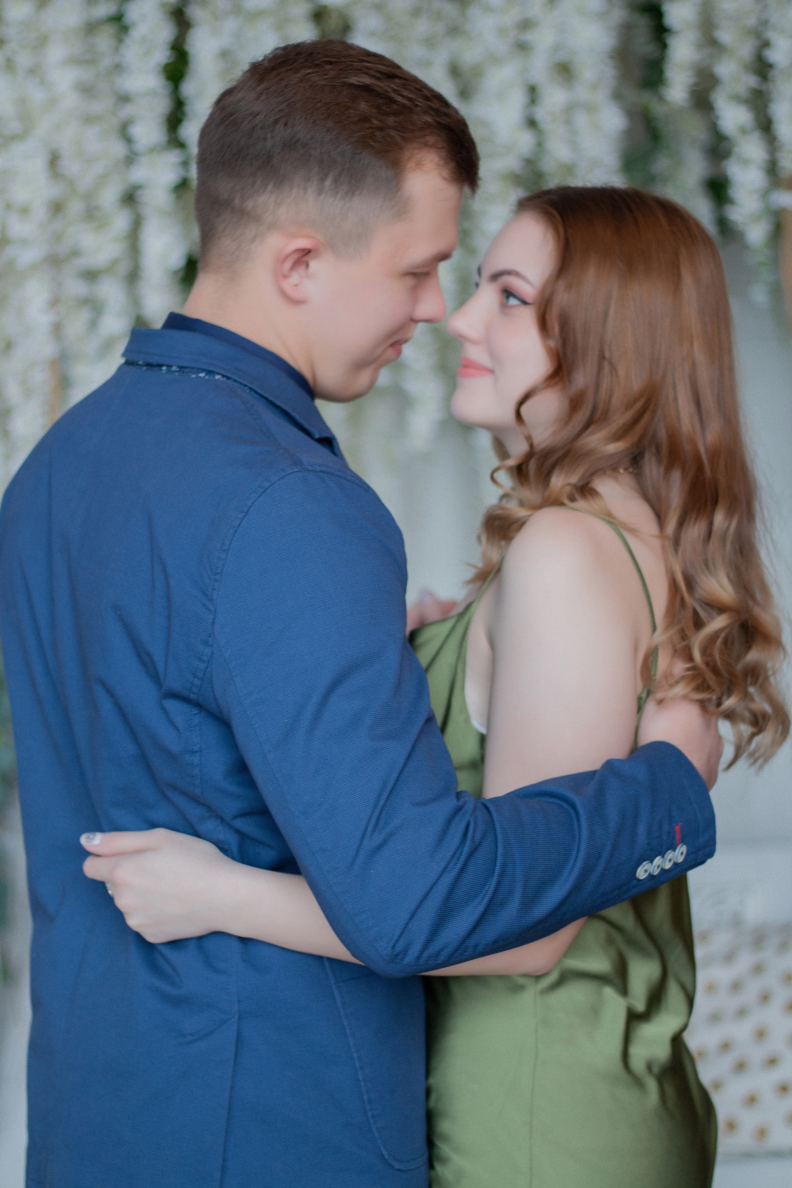 Фотосессия Love-story в студии по доступным цена Новосибирск. Семейный и свадебный фотограф Новосибирск