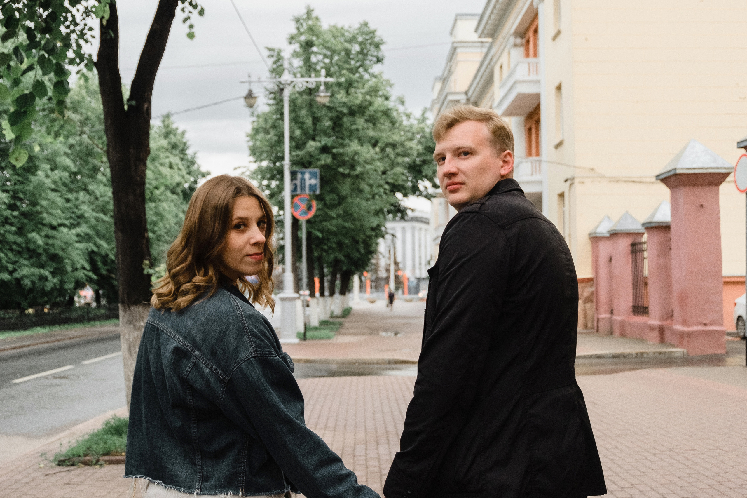 Прогулочная love story Новосибирск. Семейный и свадебный фотограф Новосибирск