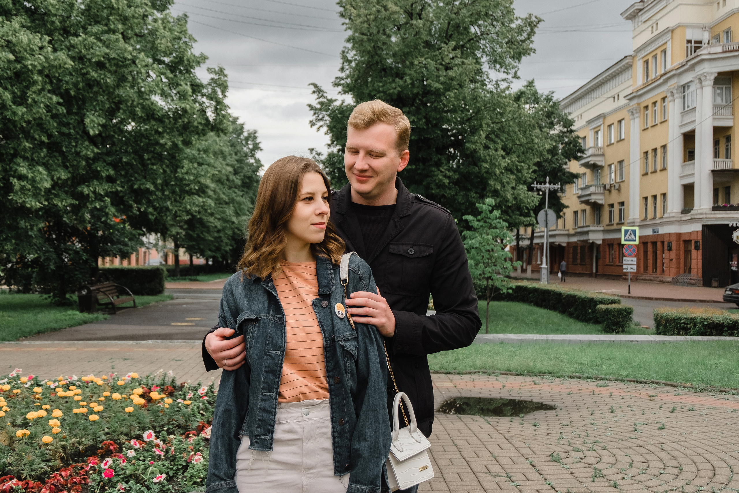 Прогулочная love story Новосибирск. Семейный и свадебный фотограф Новосибирск