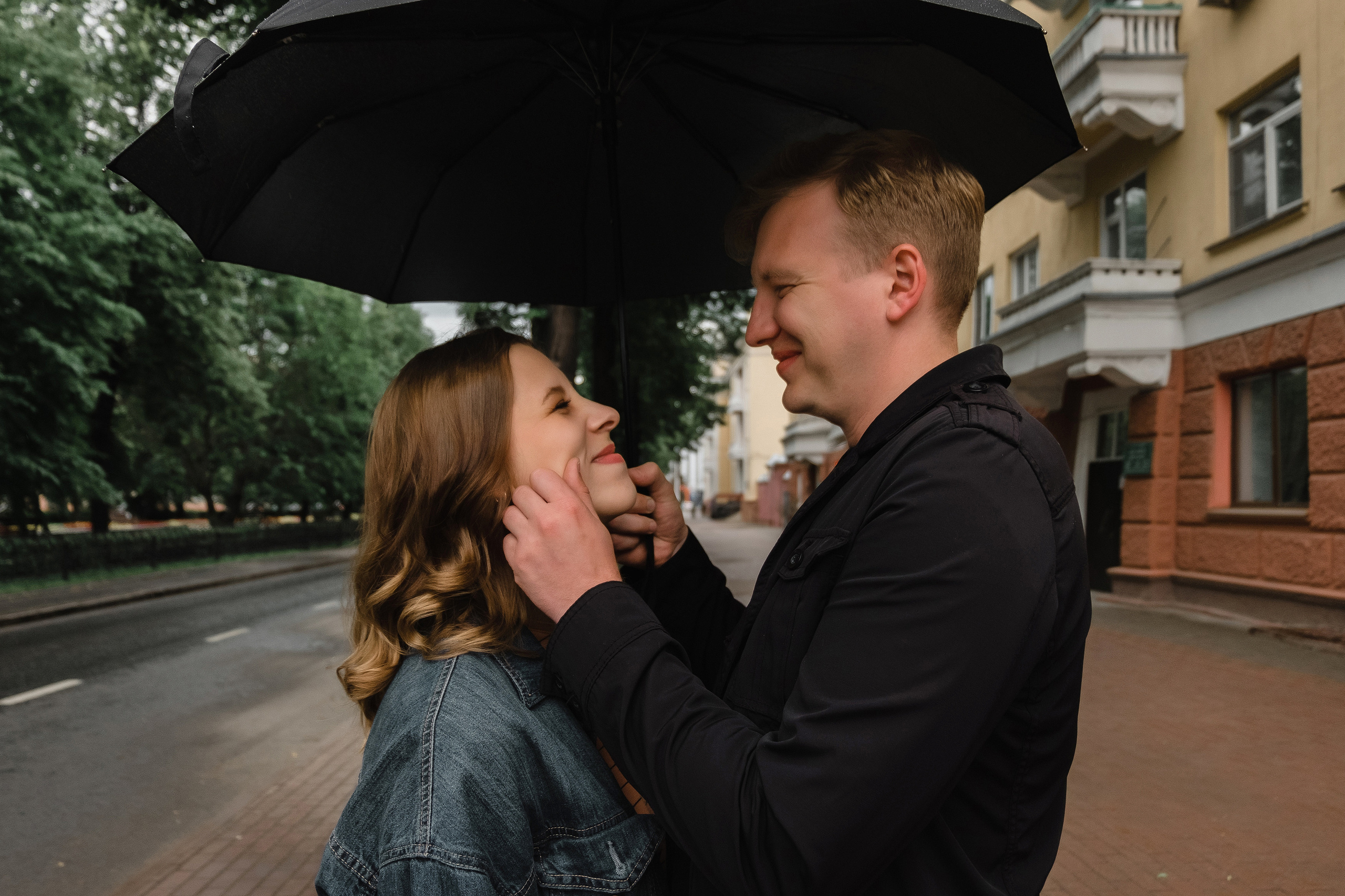 Прогулочная love story Новосибирск. Семейный и свадебный фотограф Новосибирск