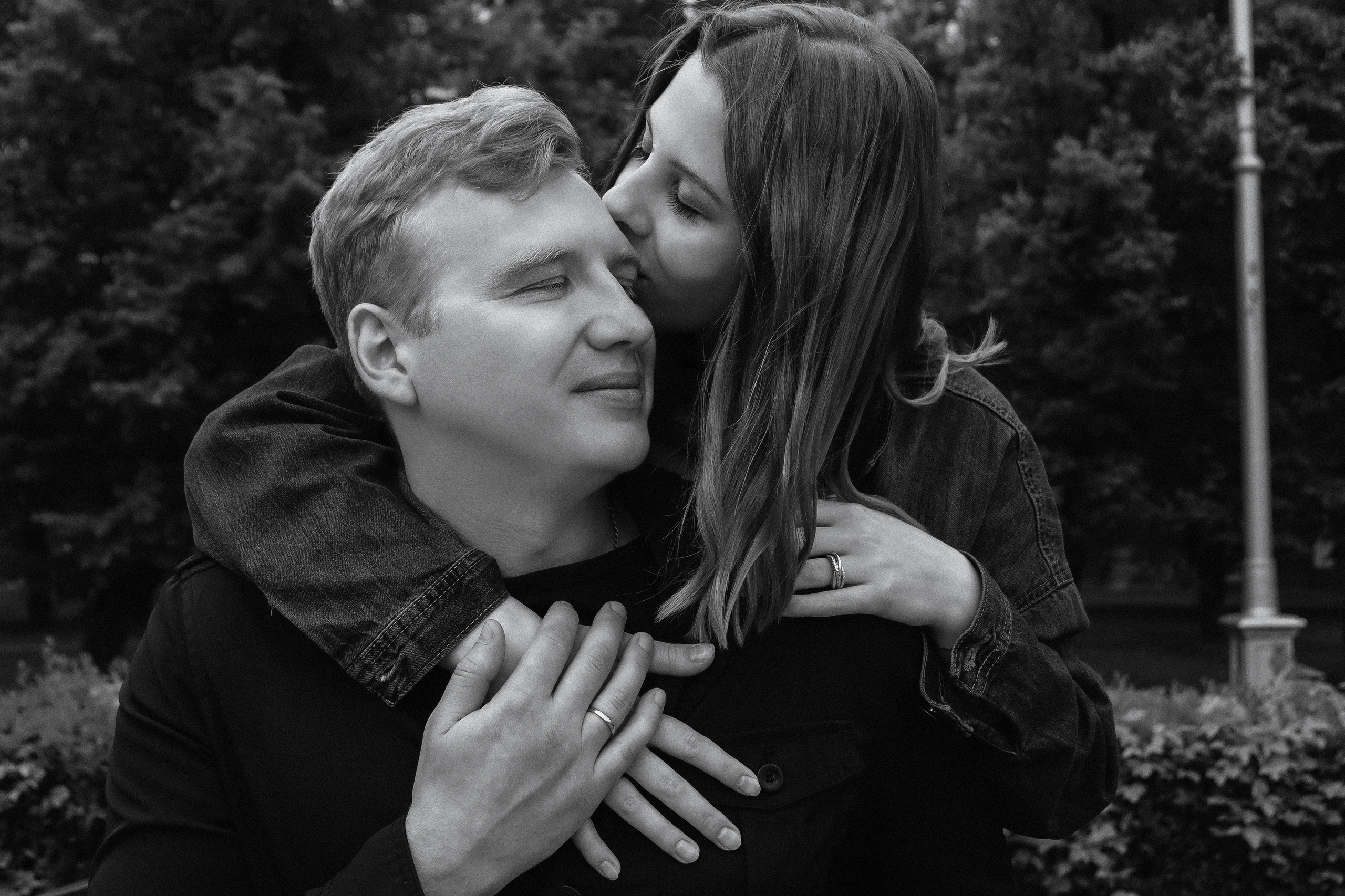 Прогулочная love story Новосибирск. Семейный и свадебный фотограф Новосибирск