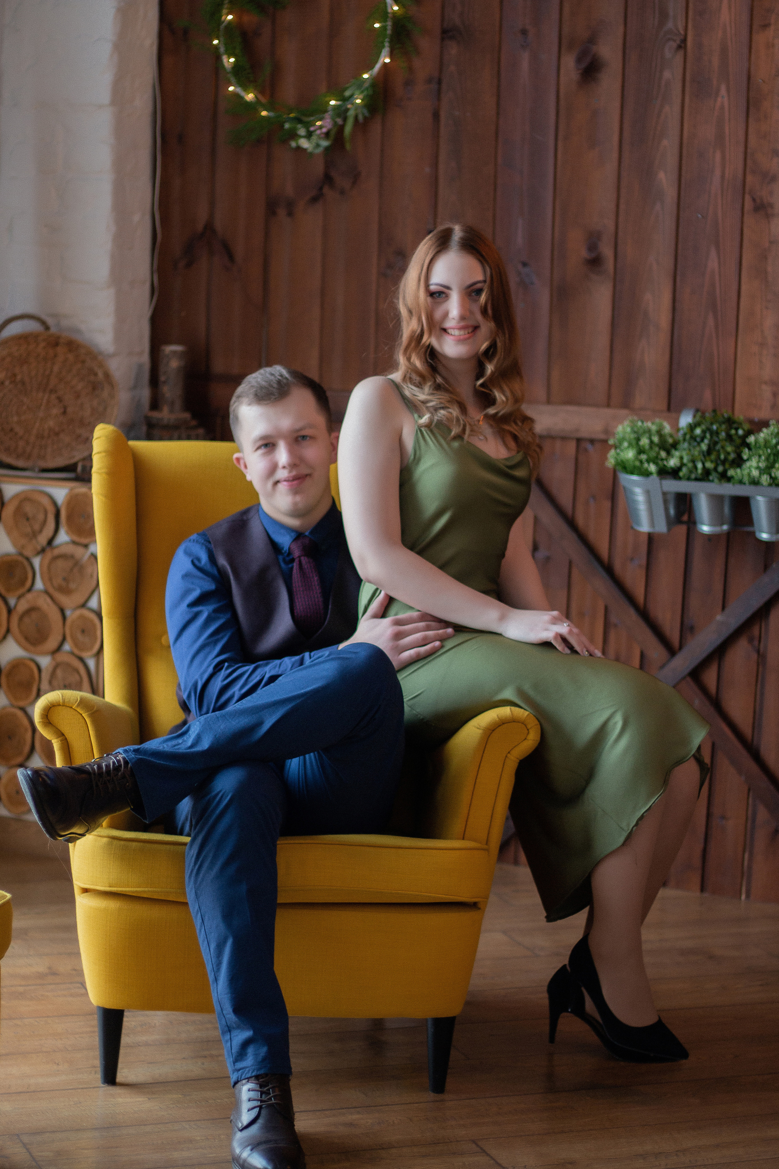 Фотосессия Love-story в студии по доступным цена Новосибирск. Семейный и свадебный фотограф Новосибирск