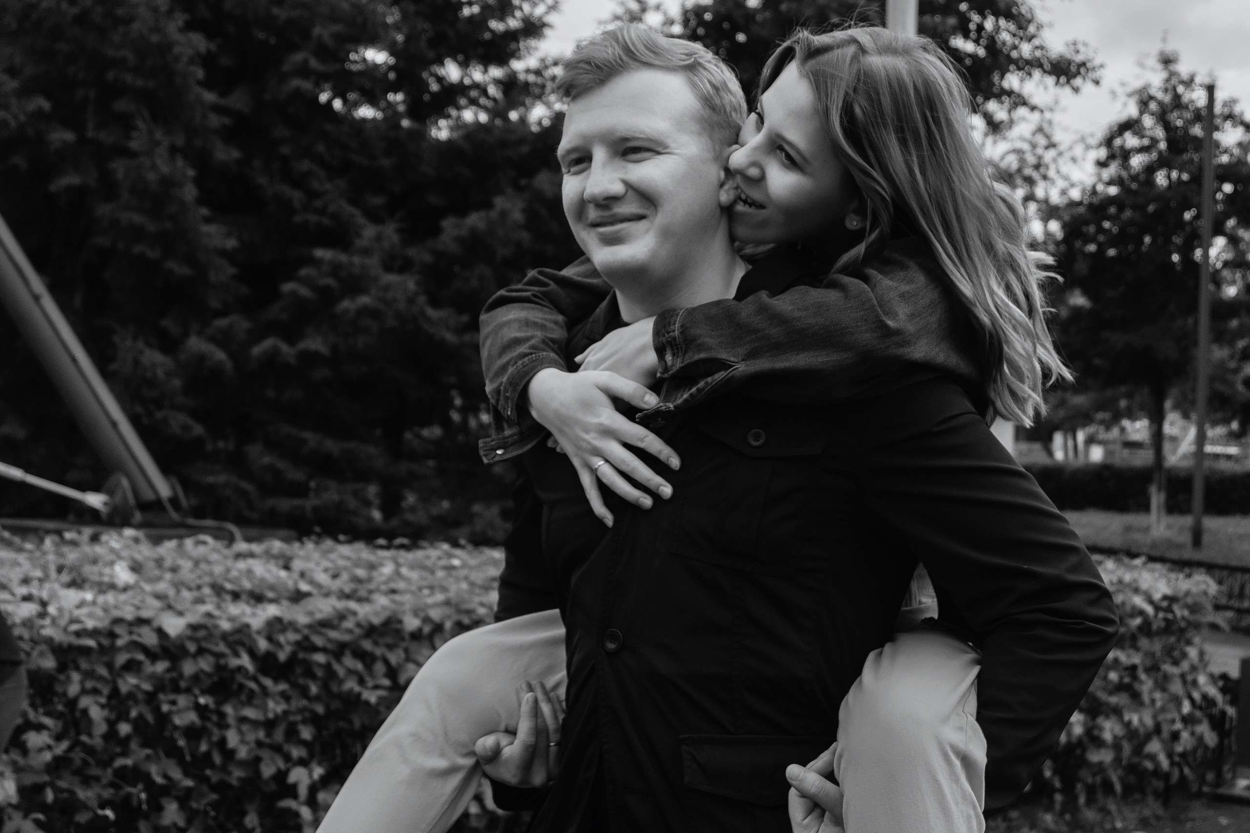 Прогулочная love story Новосибирск. Семейный и свадебный фотограф Новосибирск