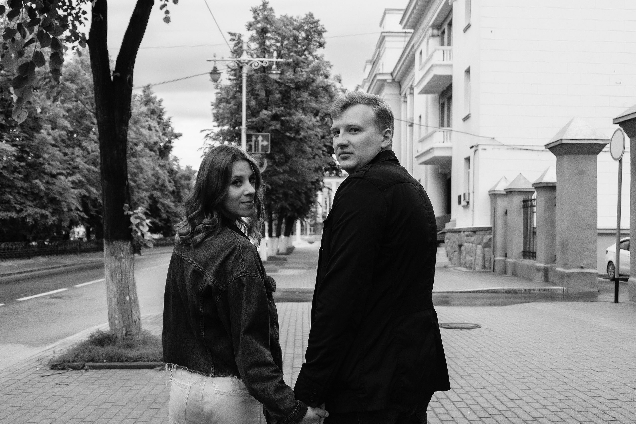 Прогулочная love story Новосибирск. Семейный и свадебный фотограф Новосибирск