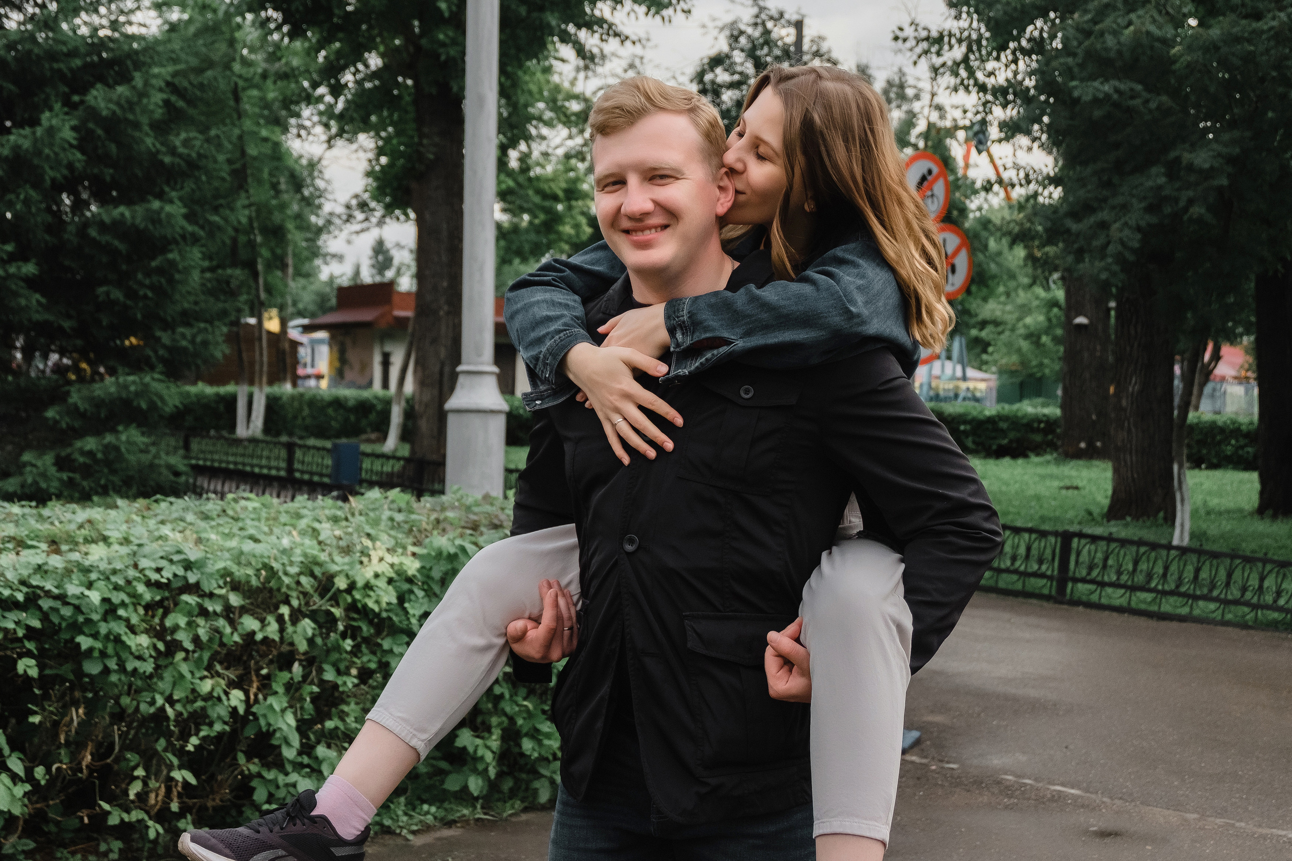 Прогулочная love story Новосибирск. Семейный и свадебный фотограф Новосибирск