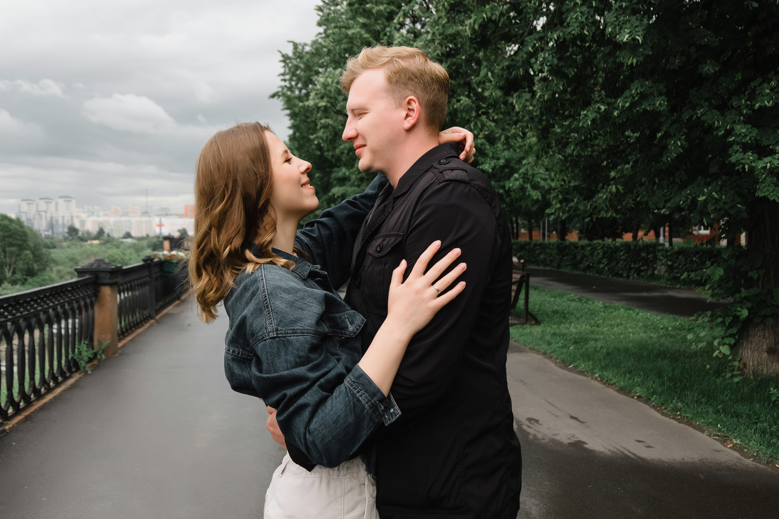 Прогулочная love story Новосибирск. Семейный и свадебный фотограф Новосибирск