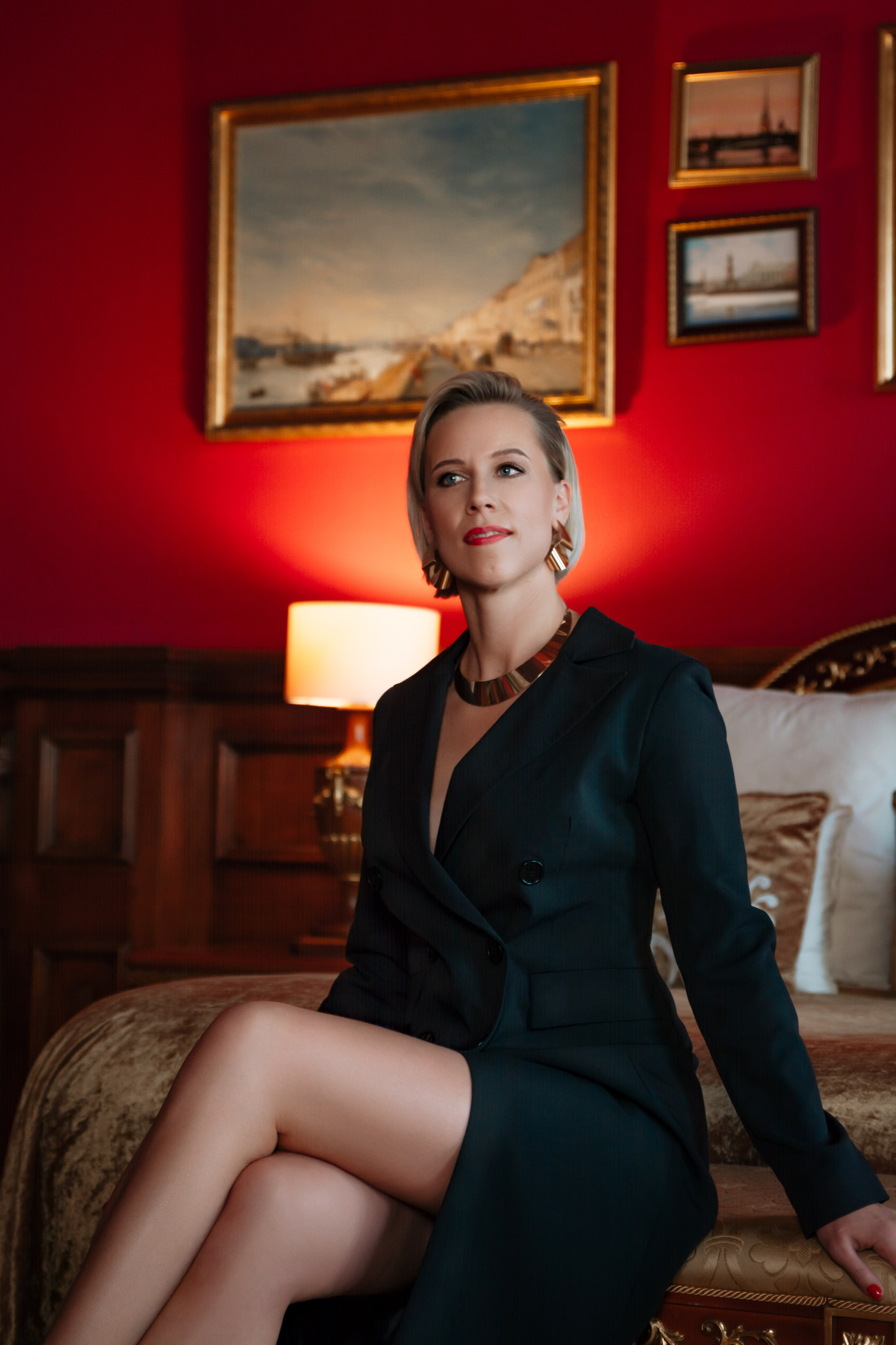 Фотосессия Миссис Бизнес СПб в отеле «Трезини». Портретный фотограф в Санкт-Петербурге Дмитриева Наталия
