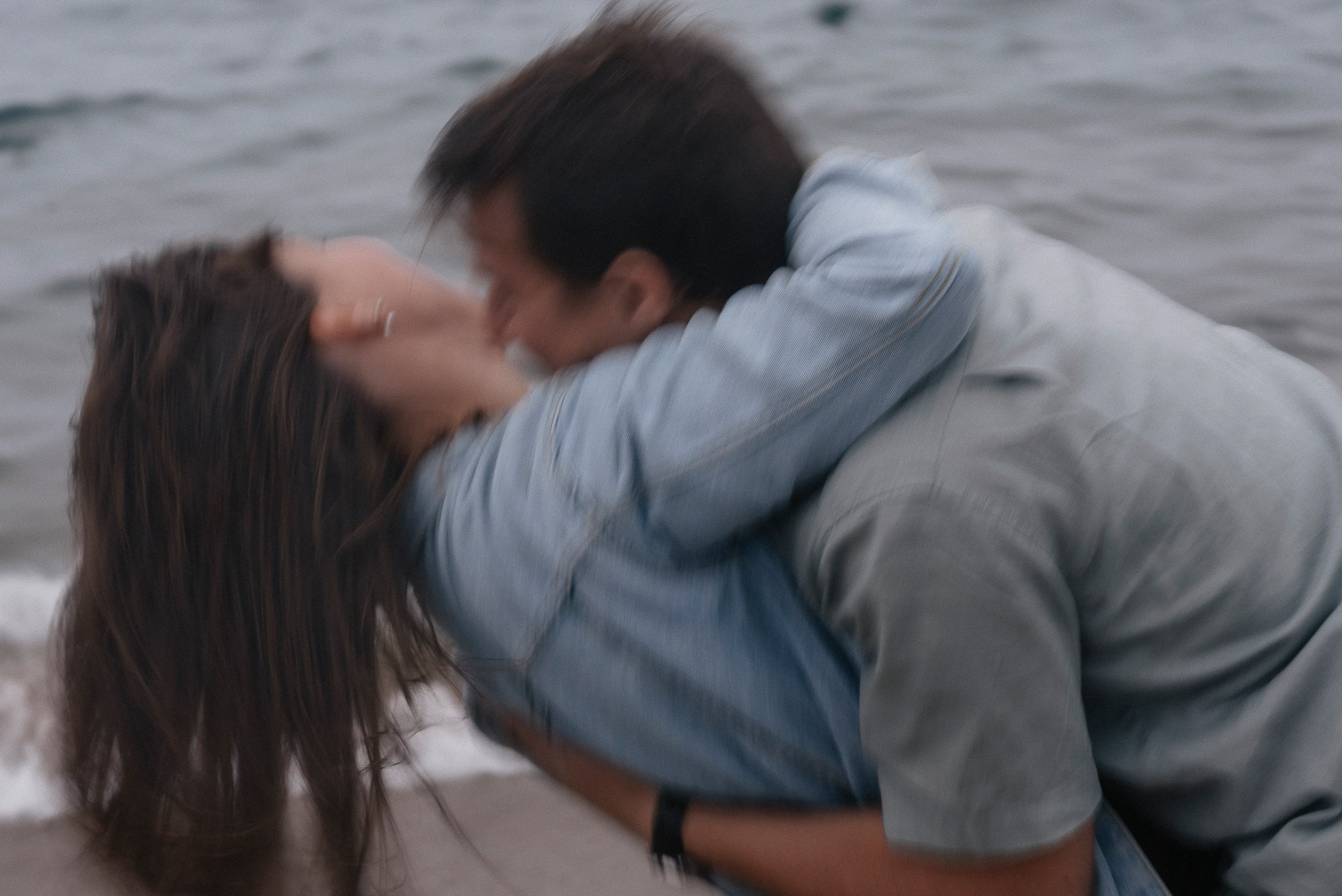 Даша и Дима. Прогулка по берегу Баренцева моря. Фотограф в Мурманске Екатерина Рудак