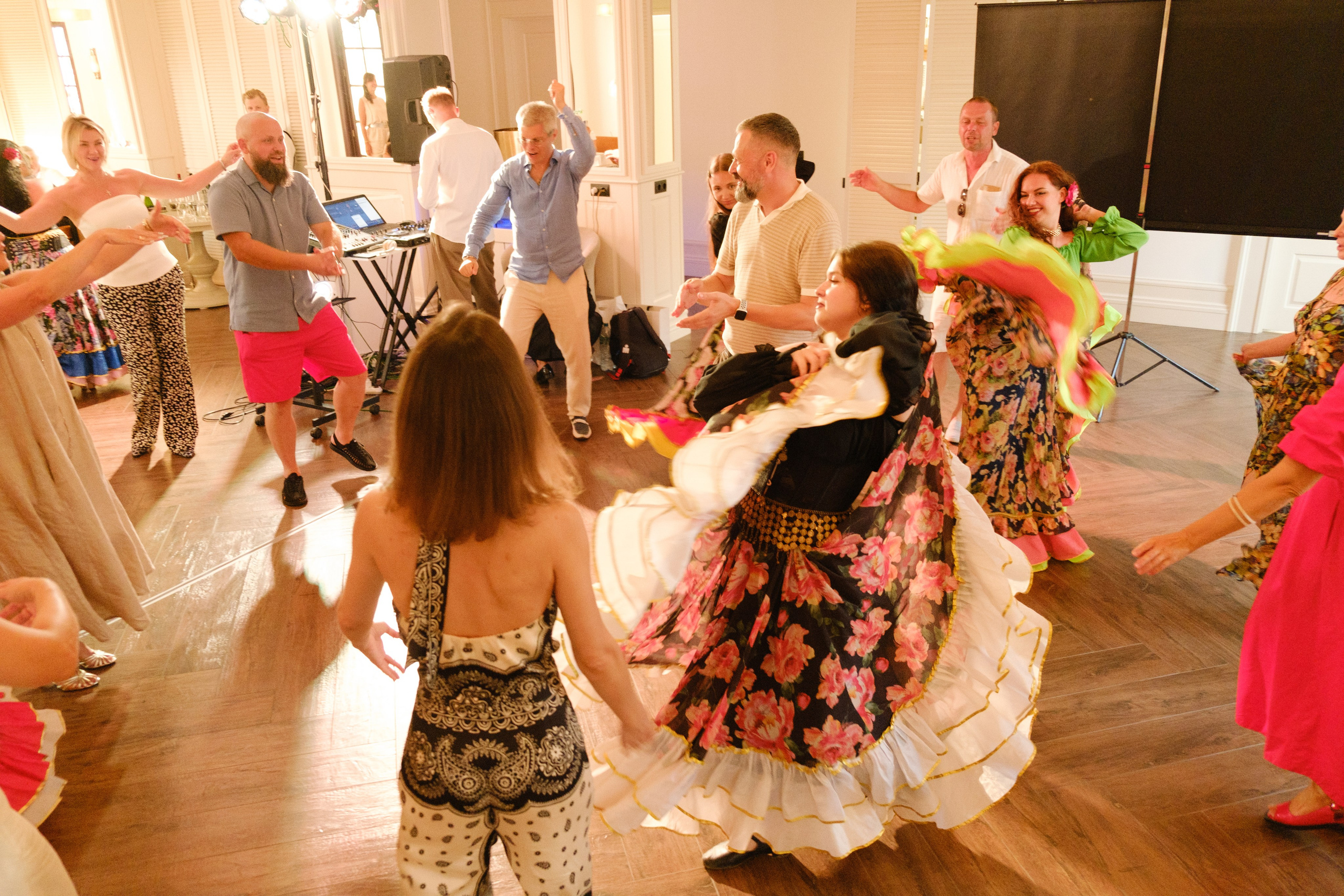 Фотограф на юбилей в Крыму | Съемка дня рождения | Илья Желдак. Профессиональная фотосъемка в Крыму. Натуральные эмоции и живые кадры. Забронируйте дату прямо сейчас!