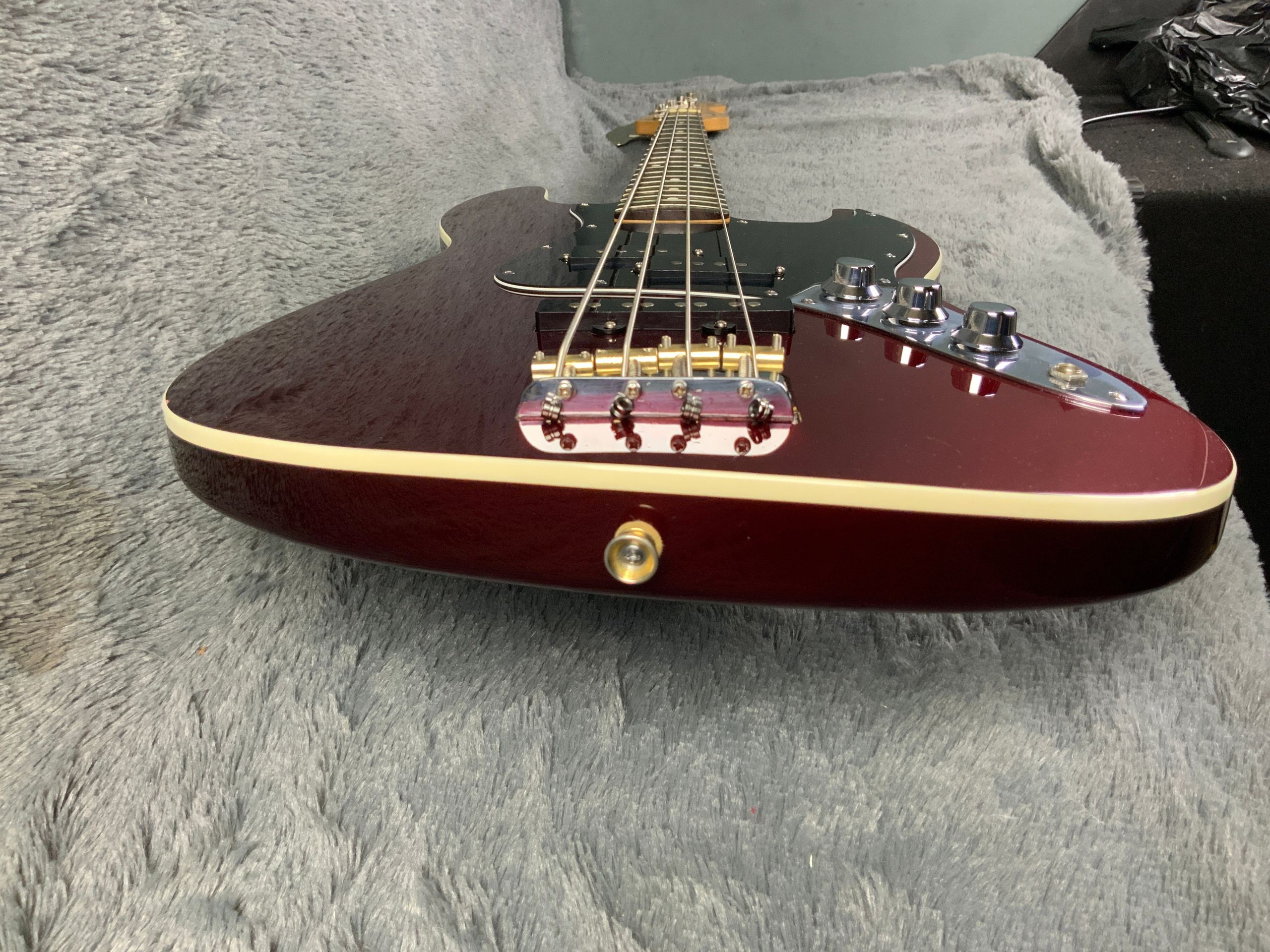 Fender Aerodyne Jazz Bass