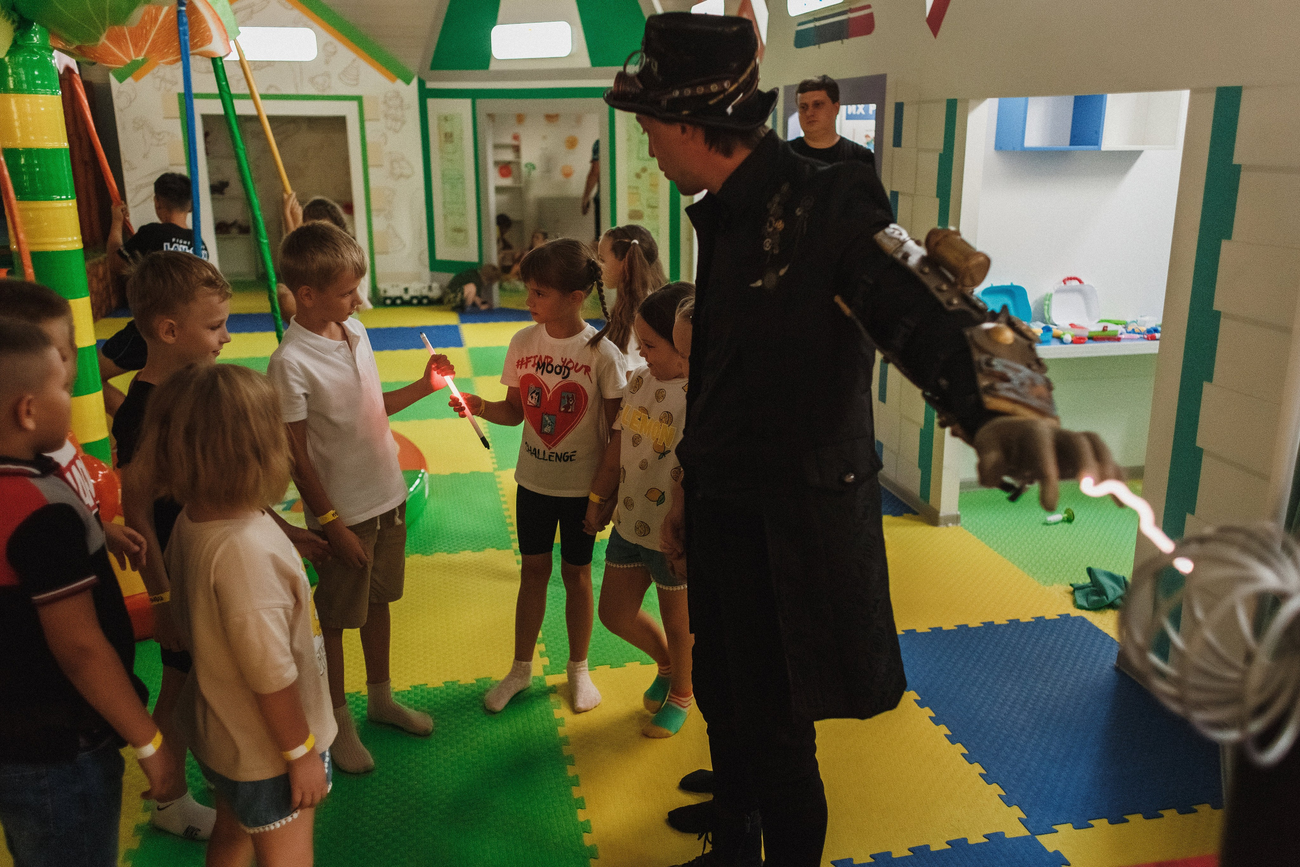 Волшебные моменты: детский праздник в игровой Клумба, Таганрог. Свадебный и семейный фотограф в Таганроге Бакарюк Антон